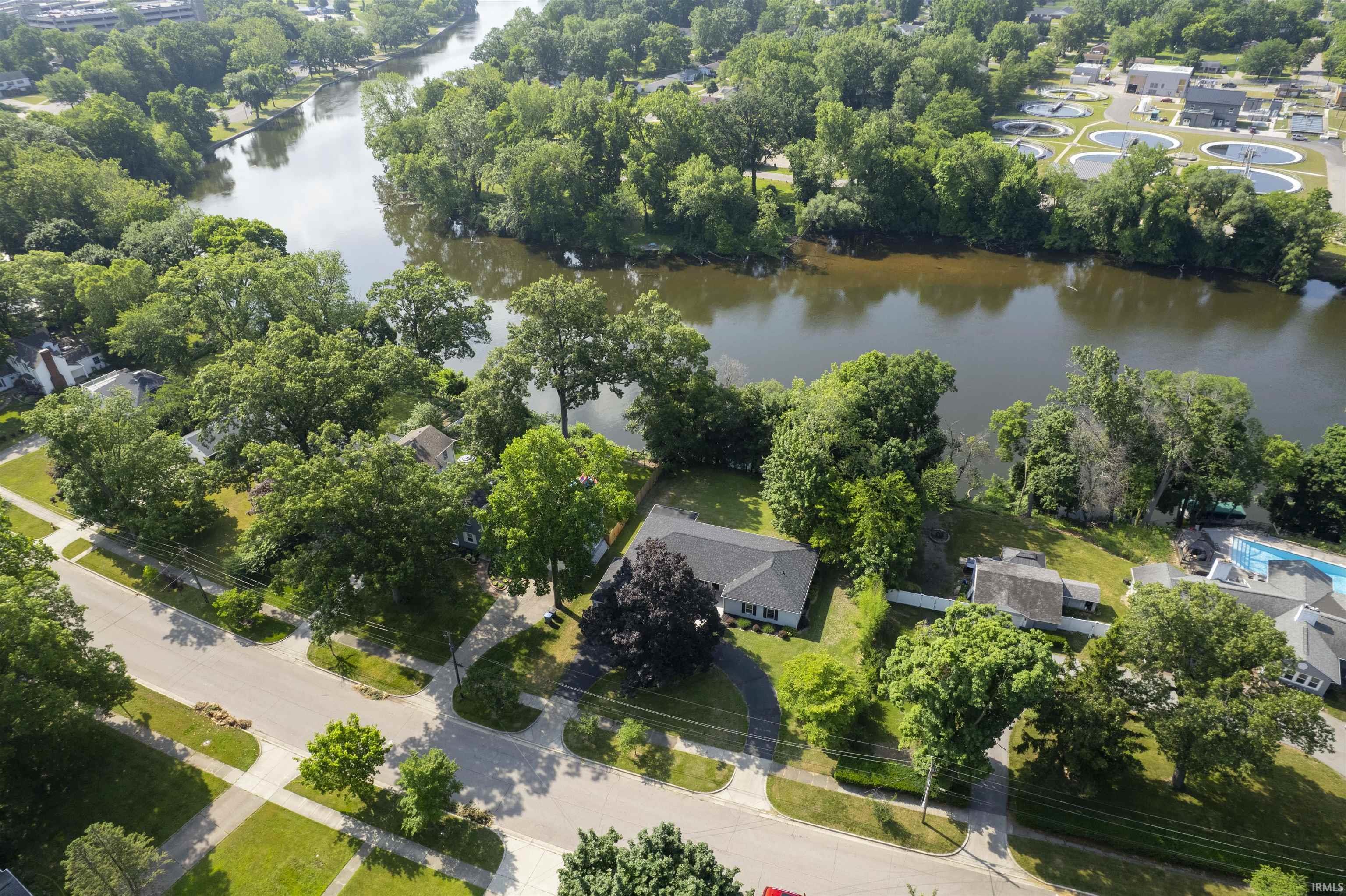 Photo 13 of 1725 Rainbow Bend Boulevard