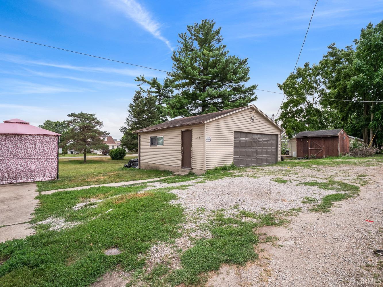 Photo 2 of 235 W Railroad Street