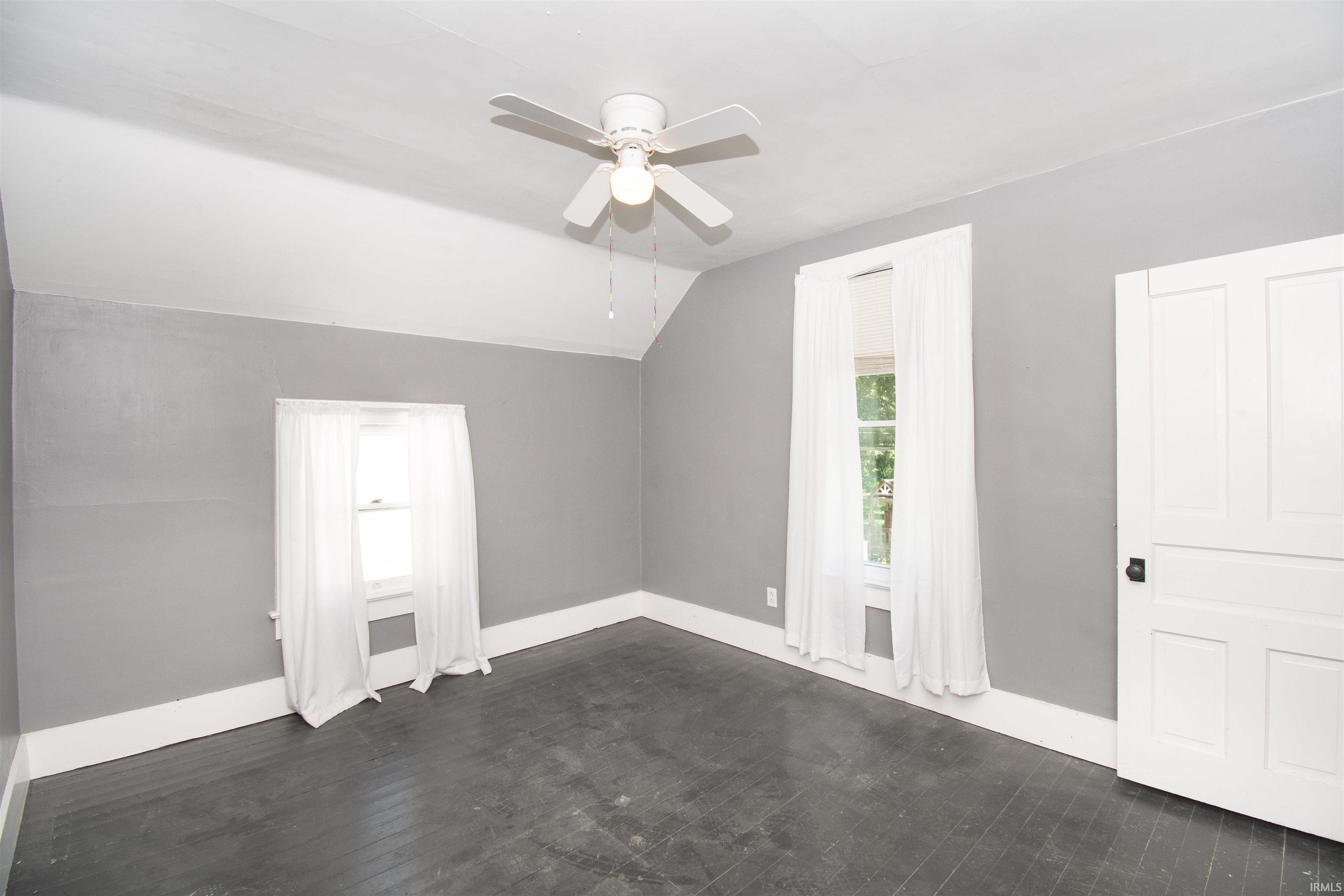 Photo 28 of 622 N Riley Street