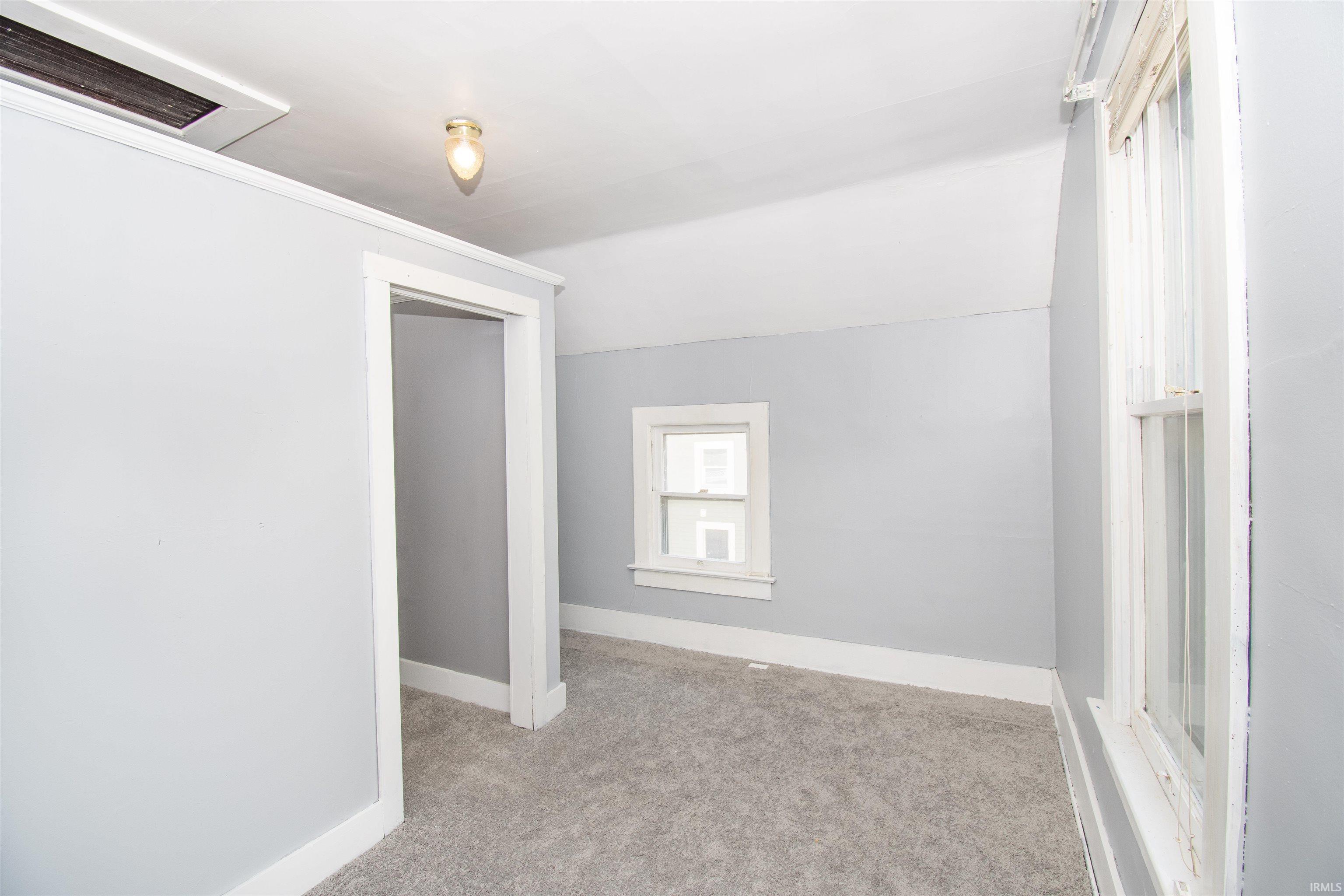 Photo 30 of 622 N Riley Street