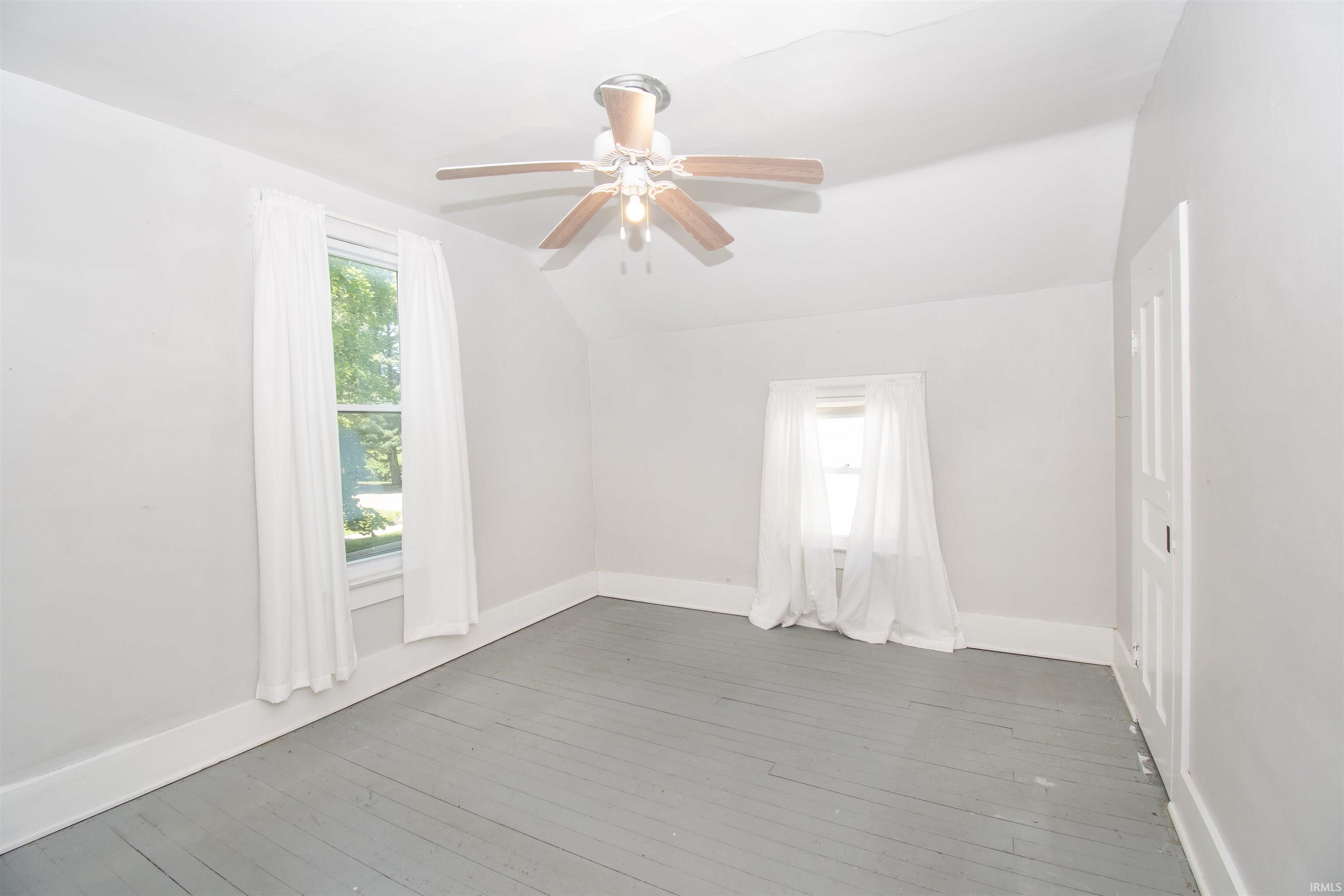 Photo 31 of 622 N Riley Street