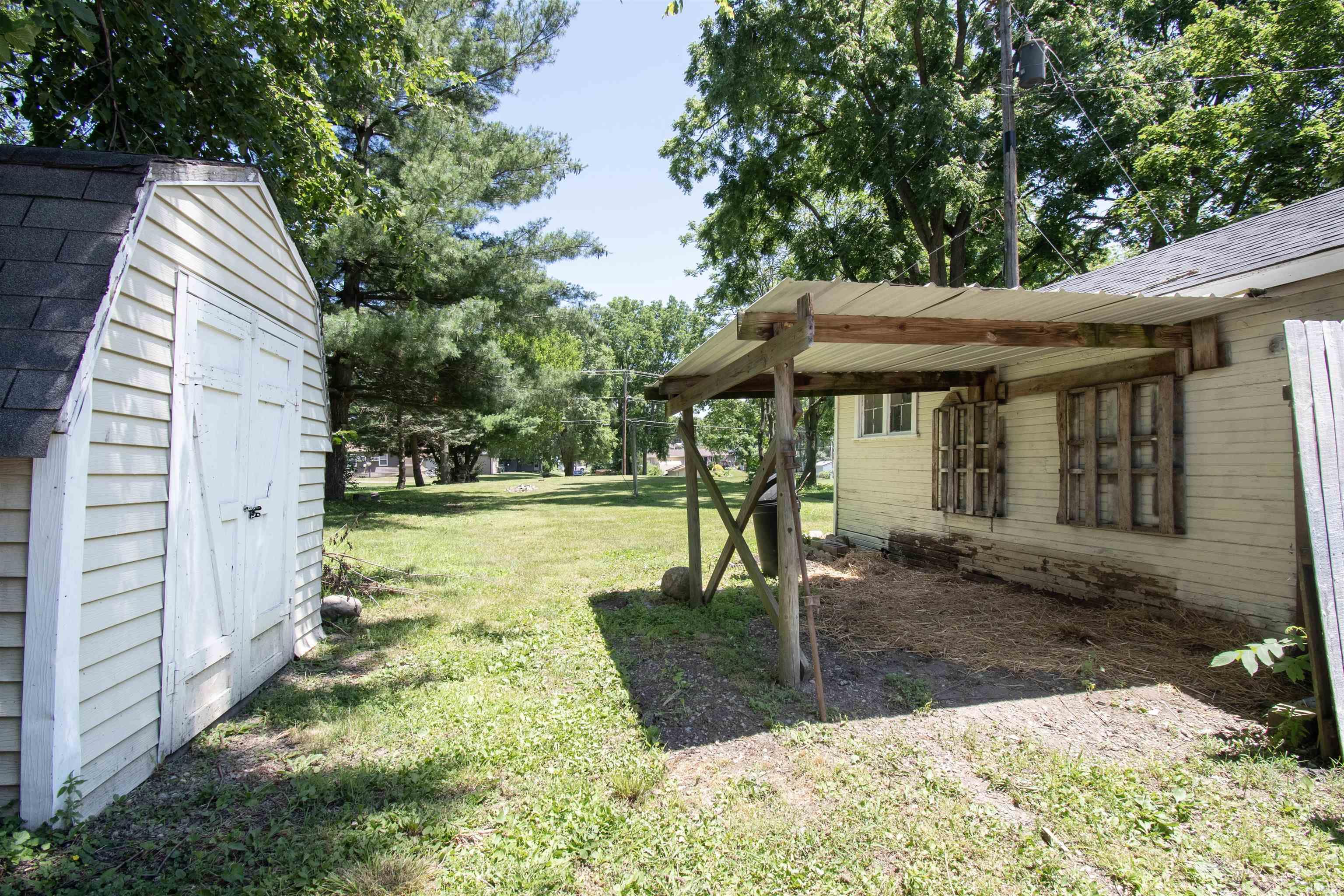 Photo 8 of 622 N Riley Street