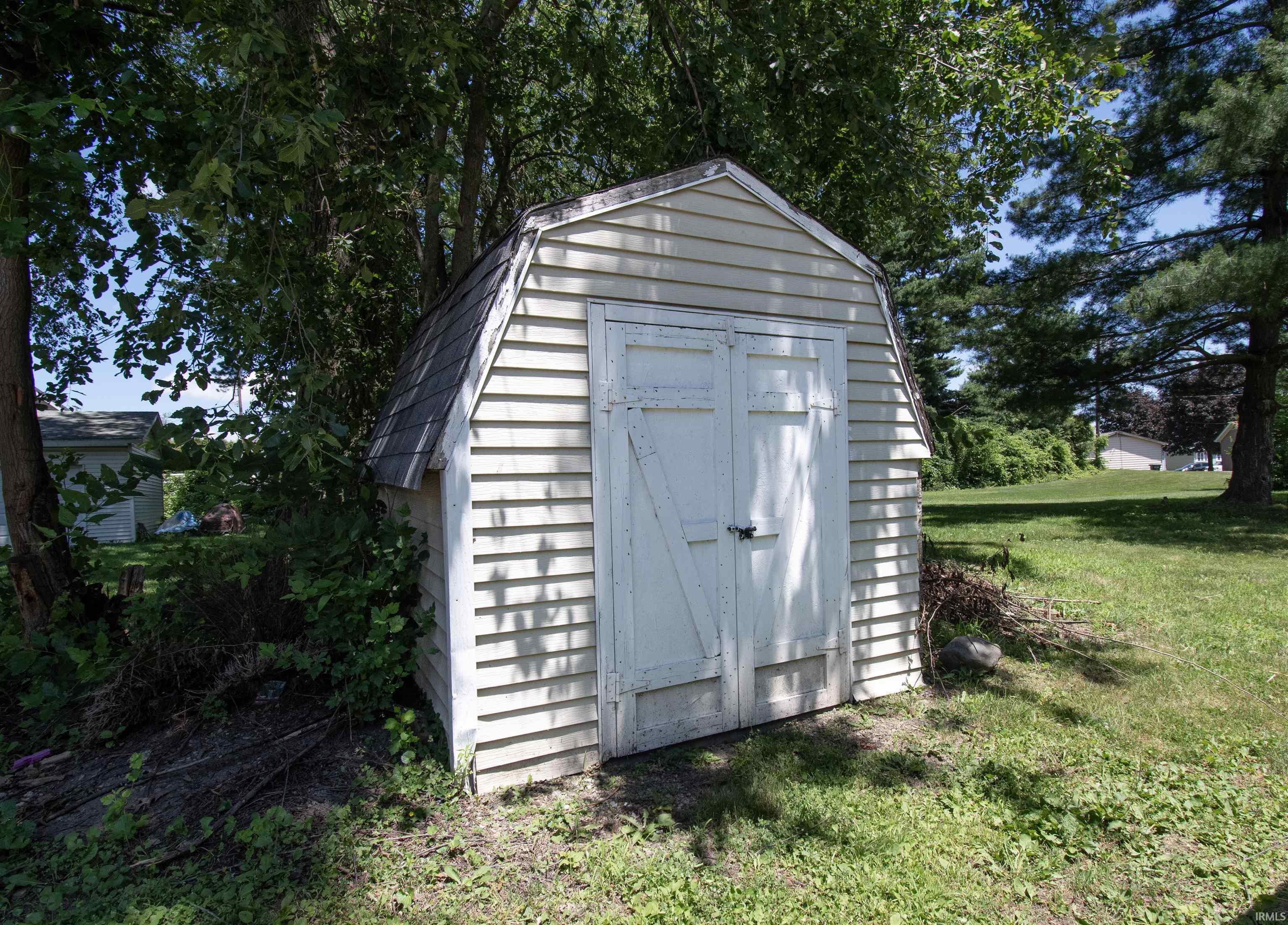 Photo 9 of 622 N Riley Street