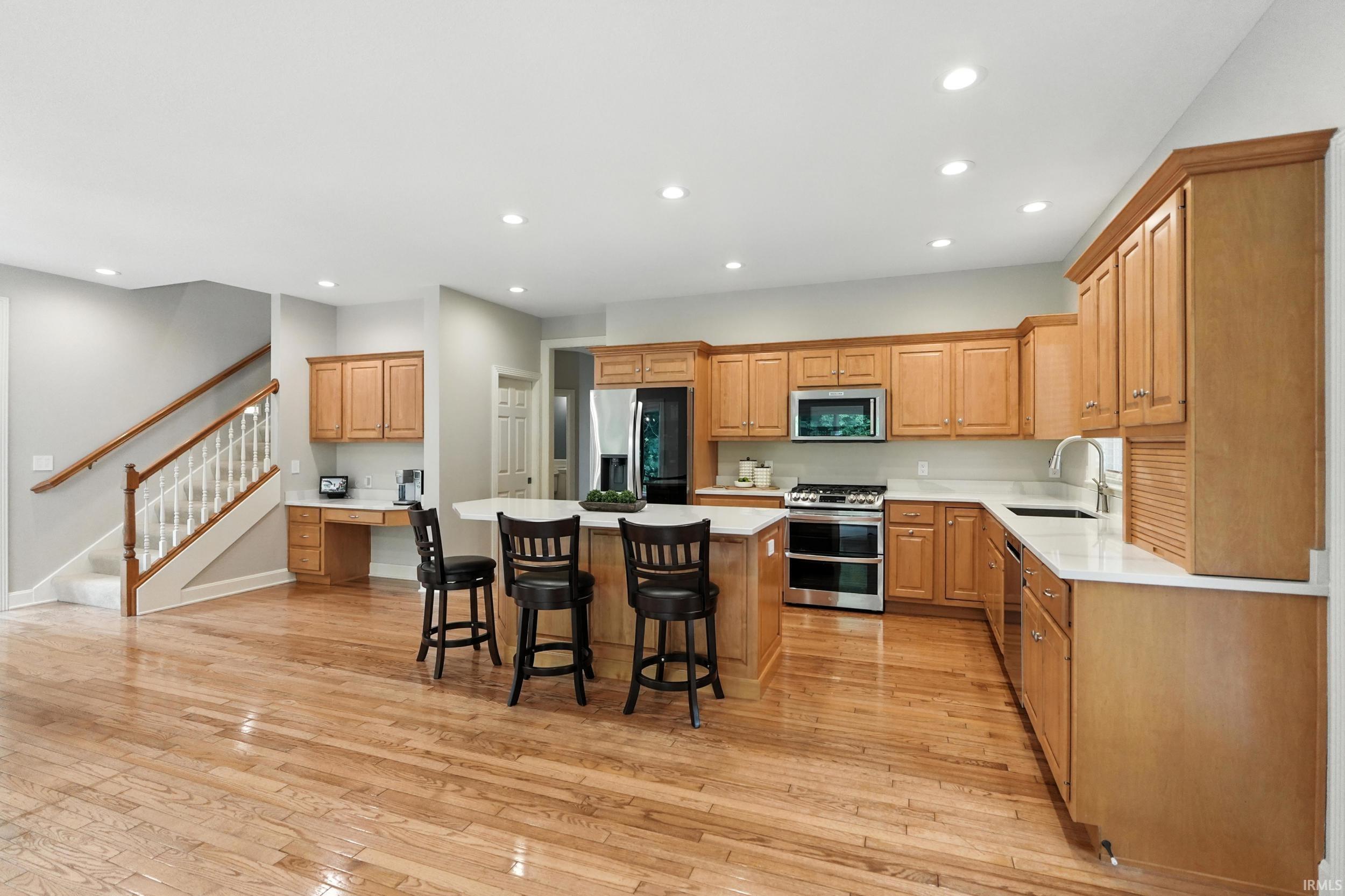 Photo 6 of 118 Royal Crest Drive