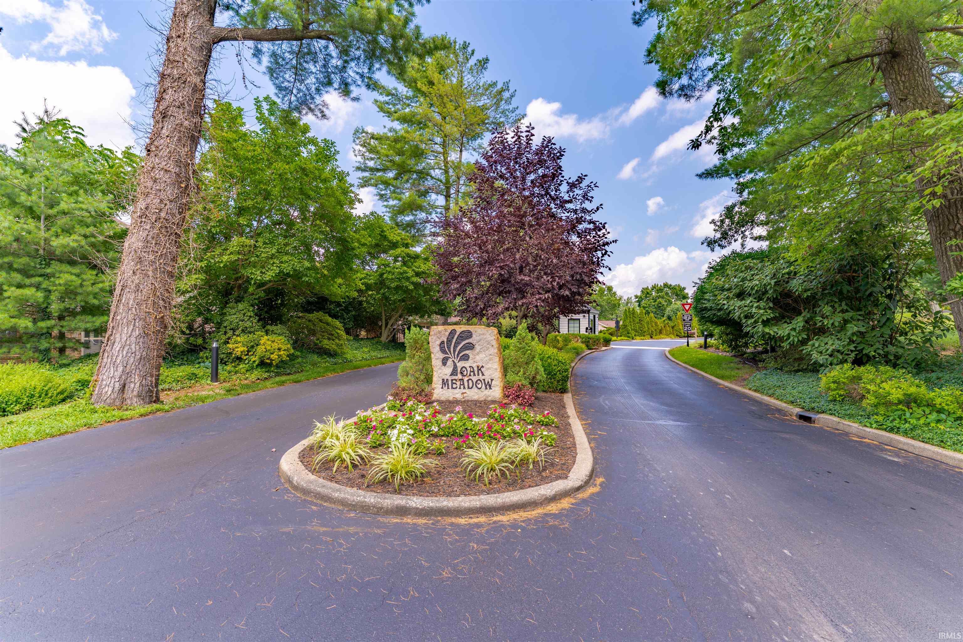 Homes for sale in Evansville, IN | 1709 Village Ln, Evansville, IN 47725 | MLS# 202525422