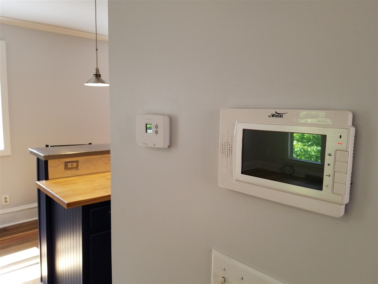 Photo 5 of 1020 W Wayne Street