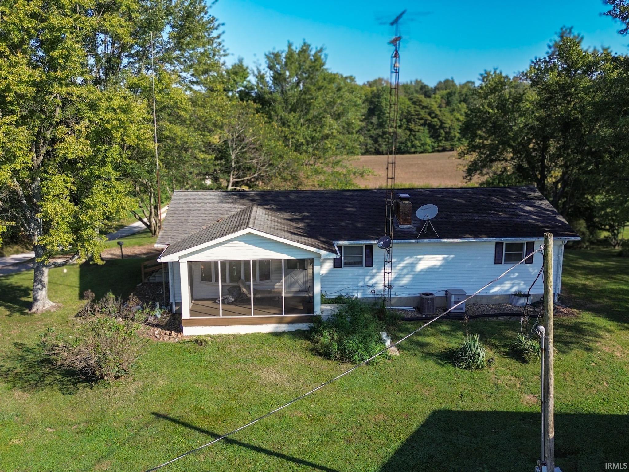 Homes for sale in Loogootee, IN | 3886 N 1300 E, Loogootee, IN 47553 | MLS# 202525463