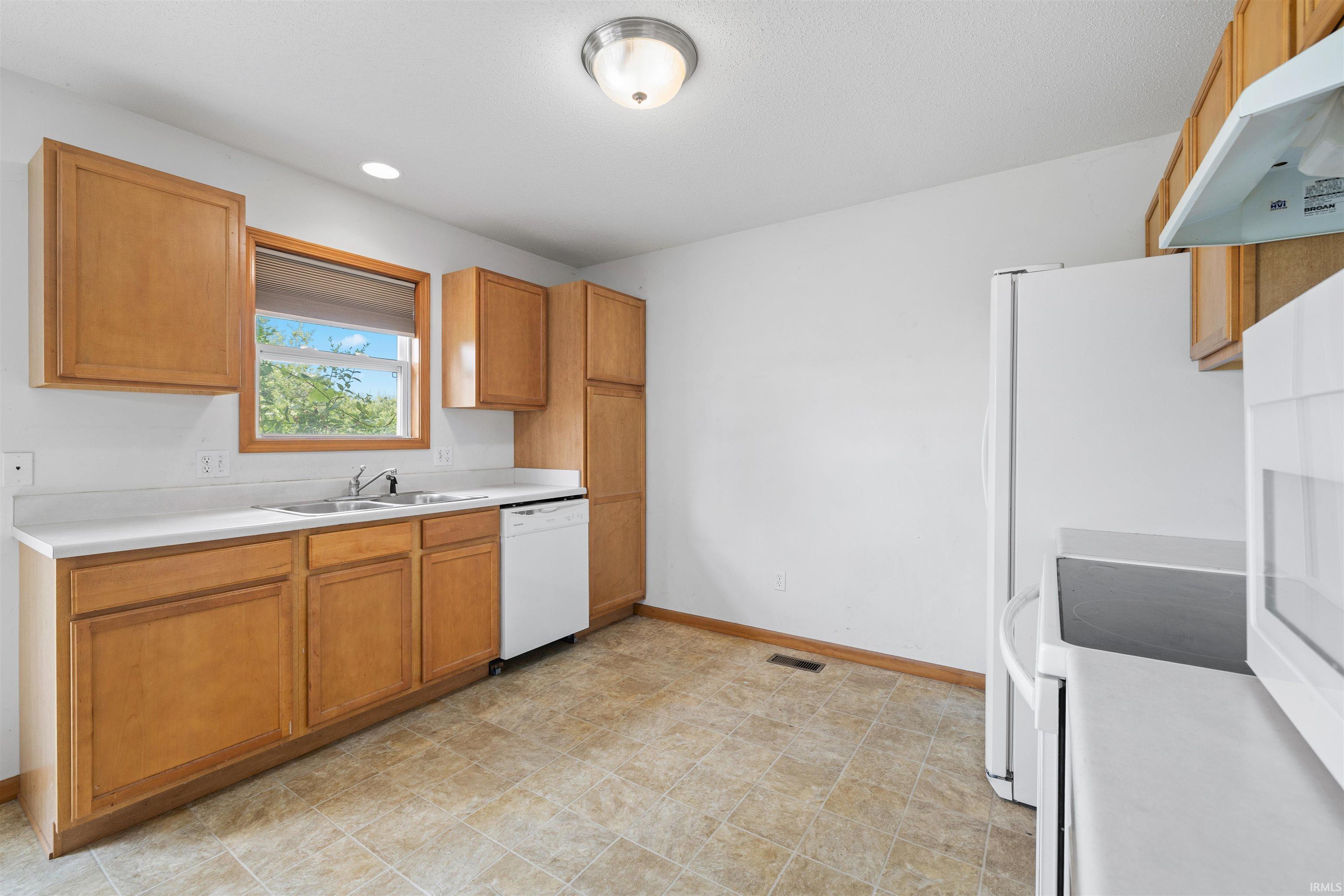 Photo 7 of 1736 Noble Kinsmen Place