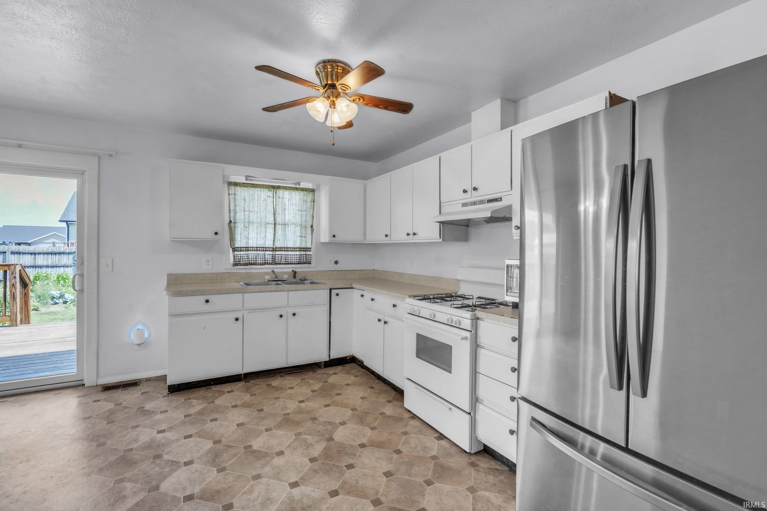Photo 6 of 311 N Golden Drive
