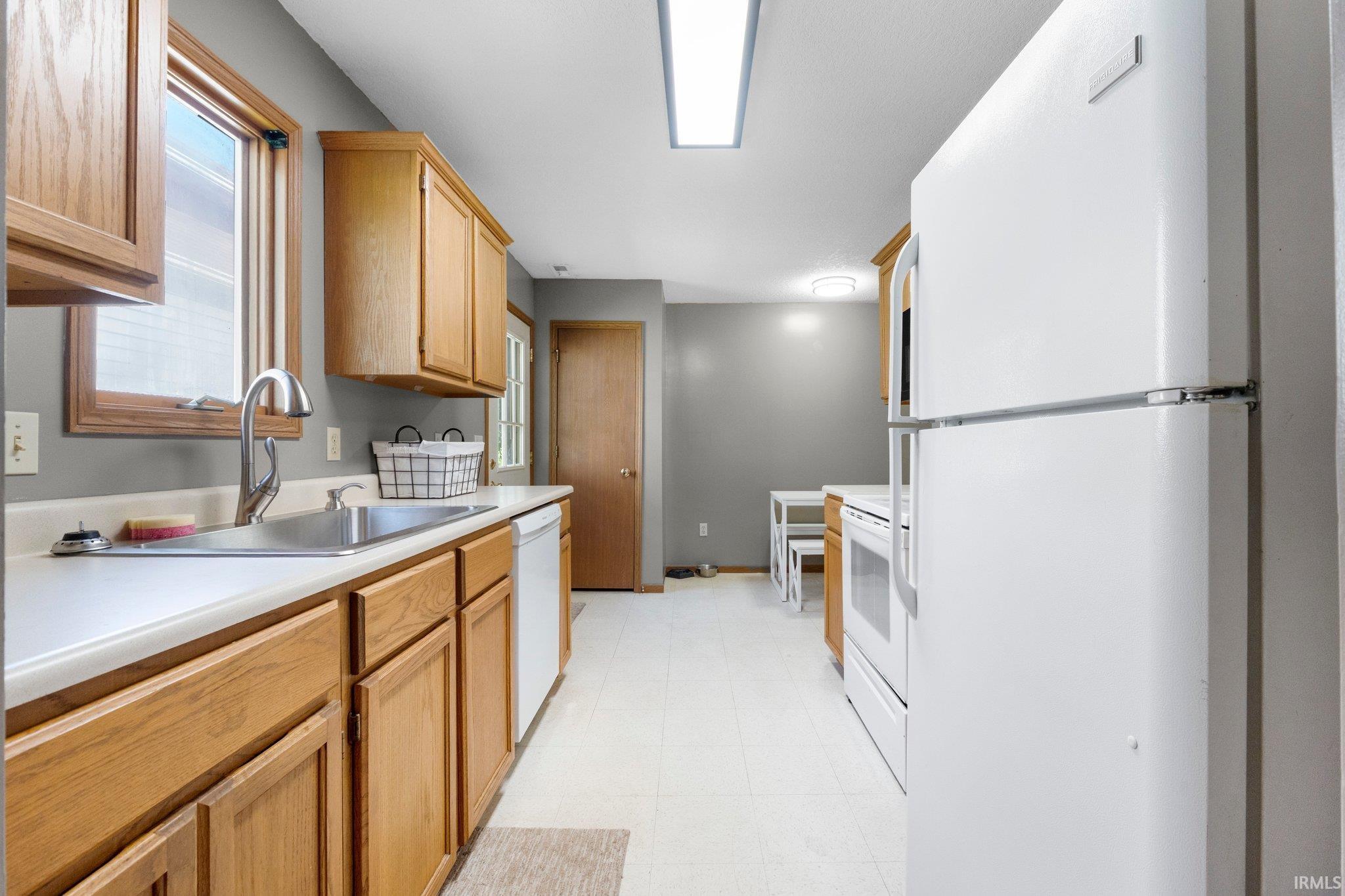 Photo 5 of 2321 Glenwood Avenue