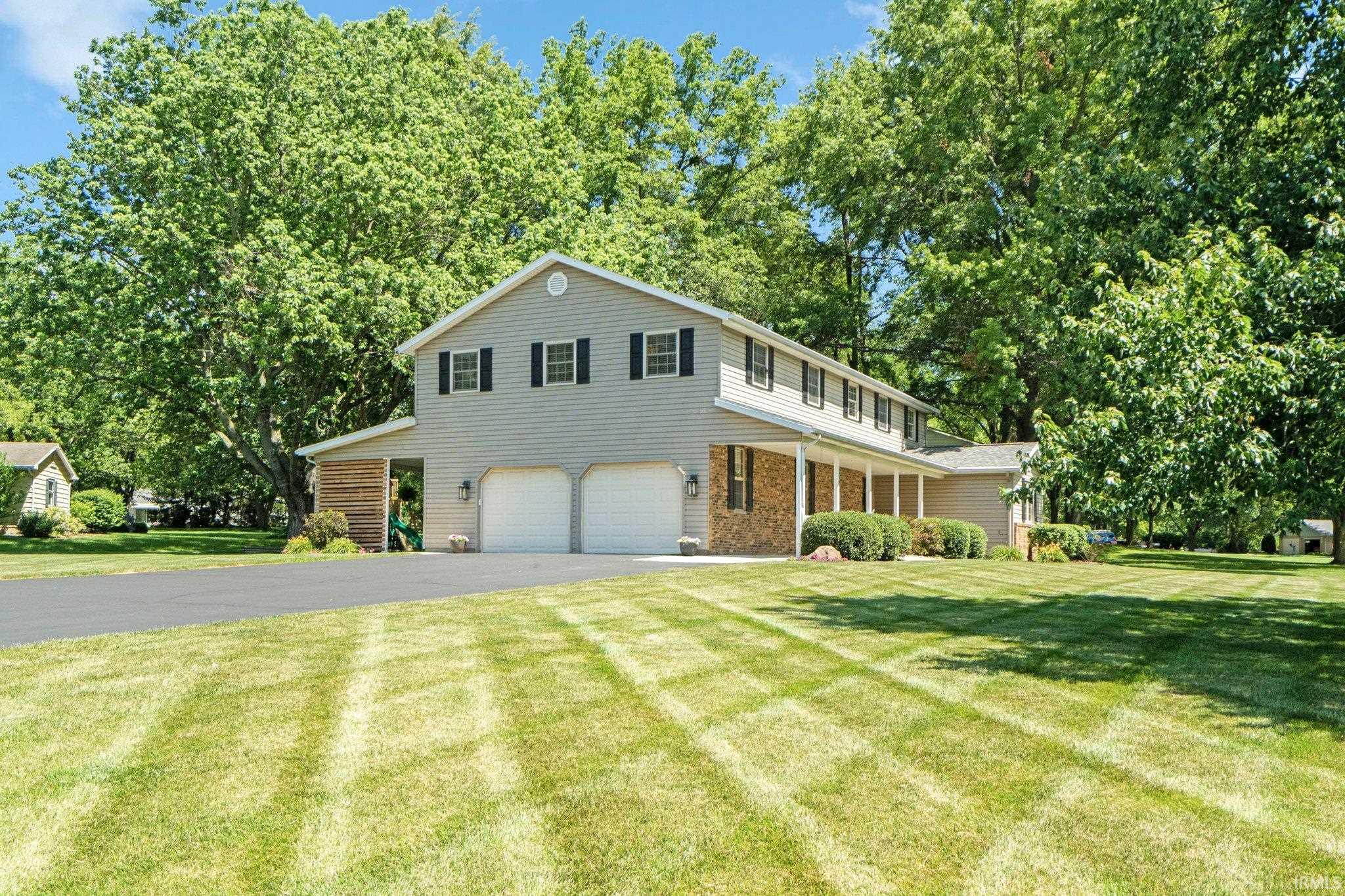 Photo 3 of 1704 S Sutton Circle Drive
