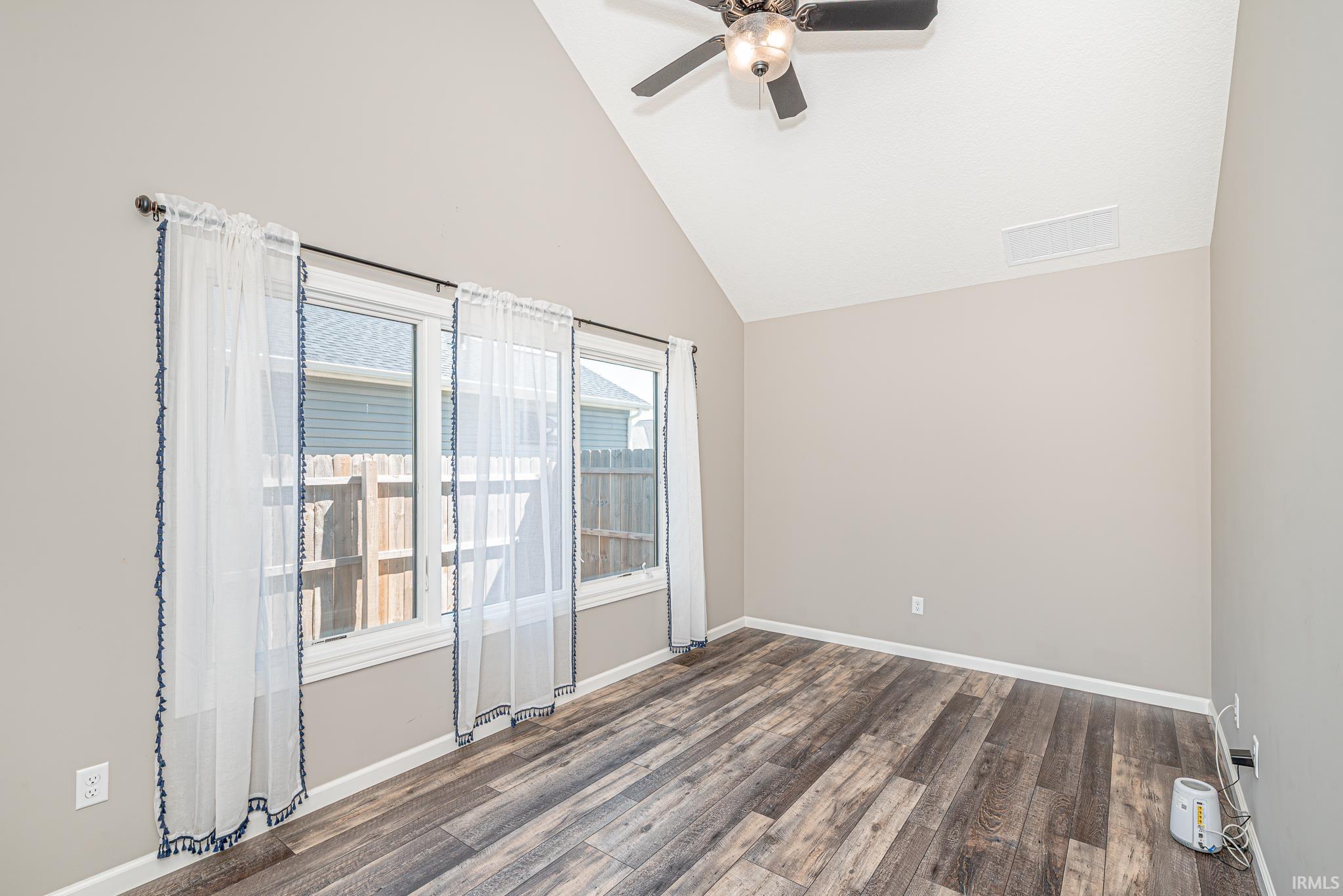 735 N Norfolk Cove