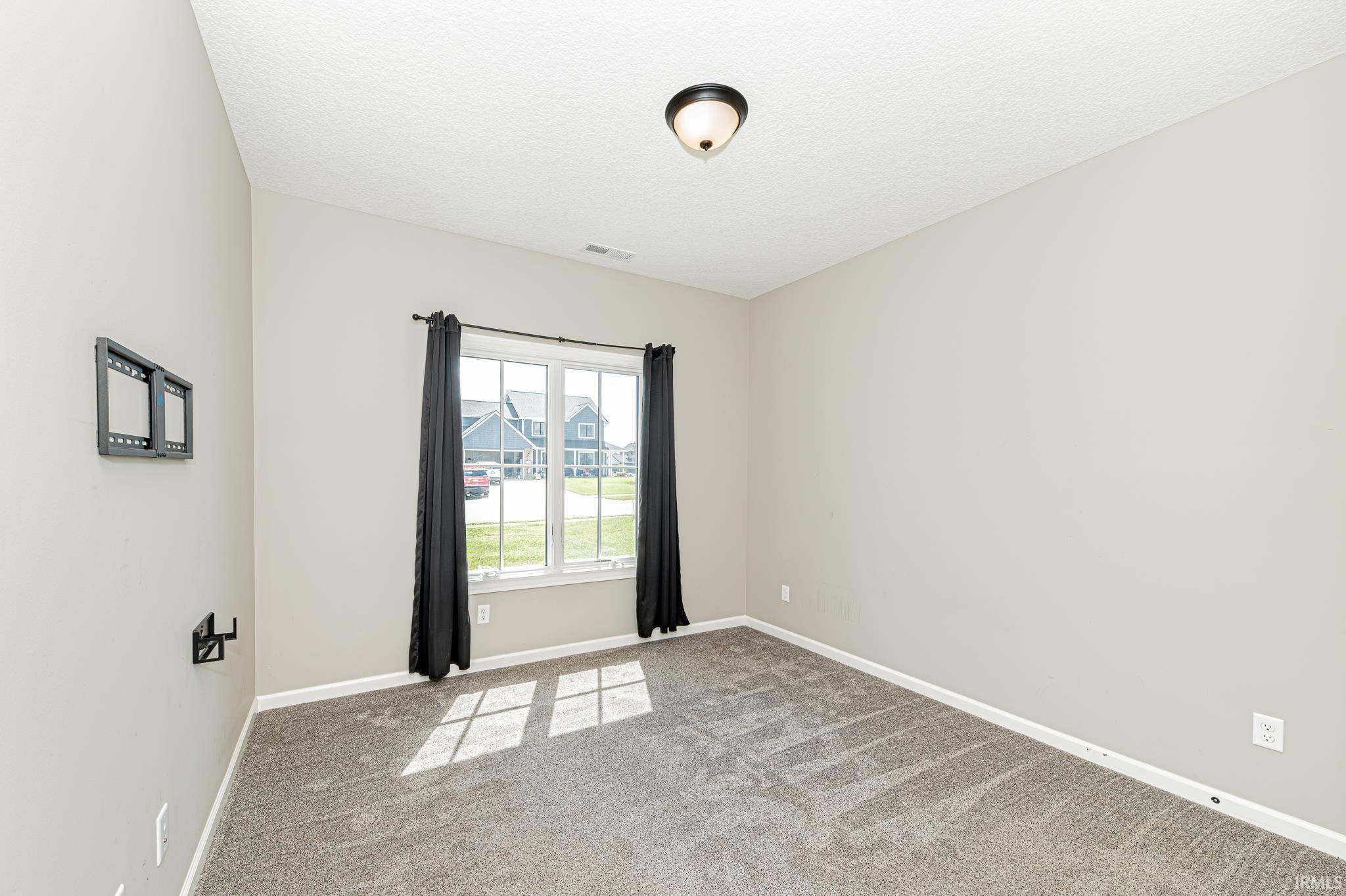 735 N Norfolk Cove