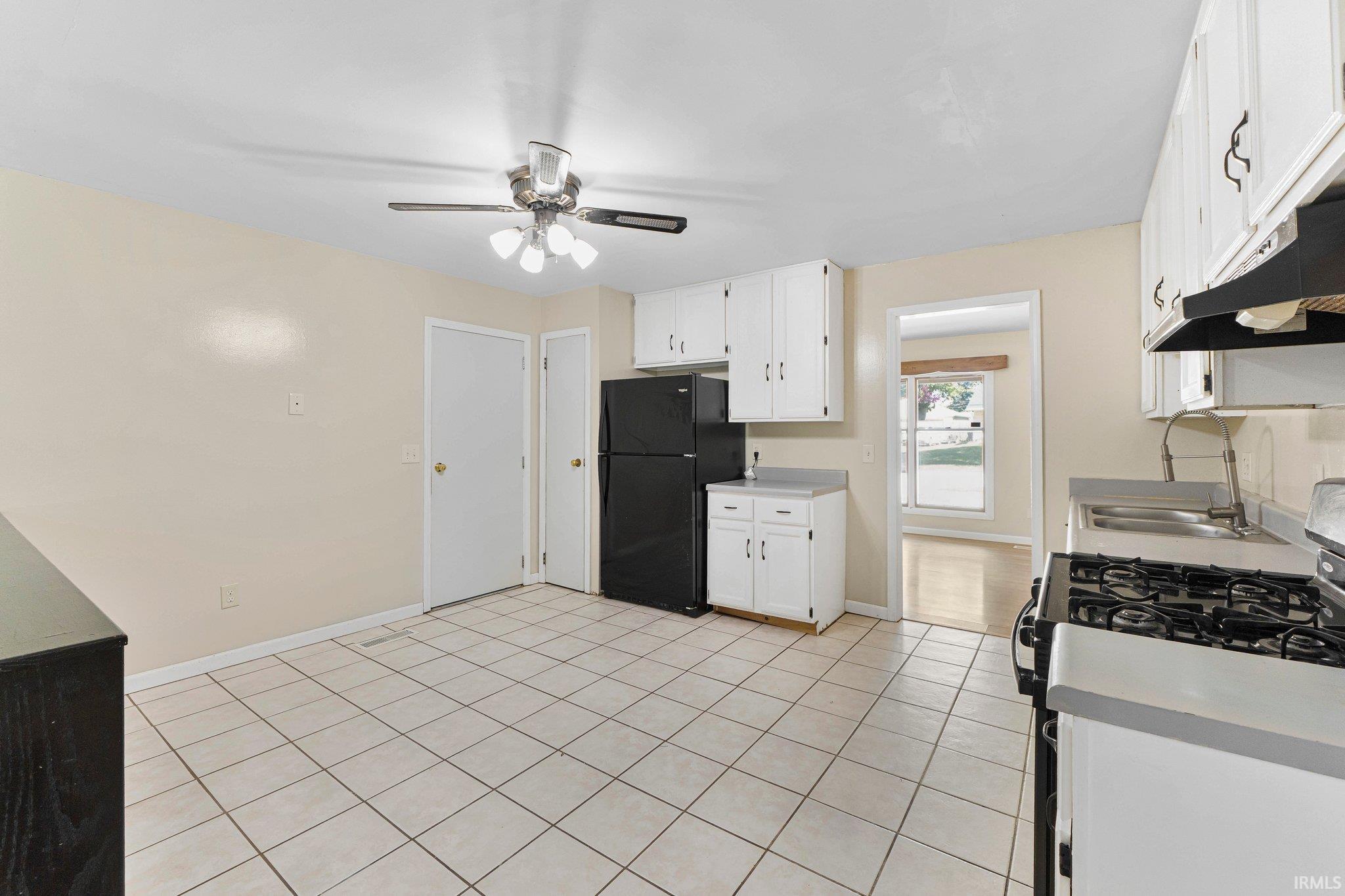 Photo 15 of 834 Applewood Road