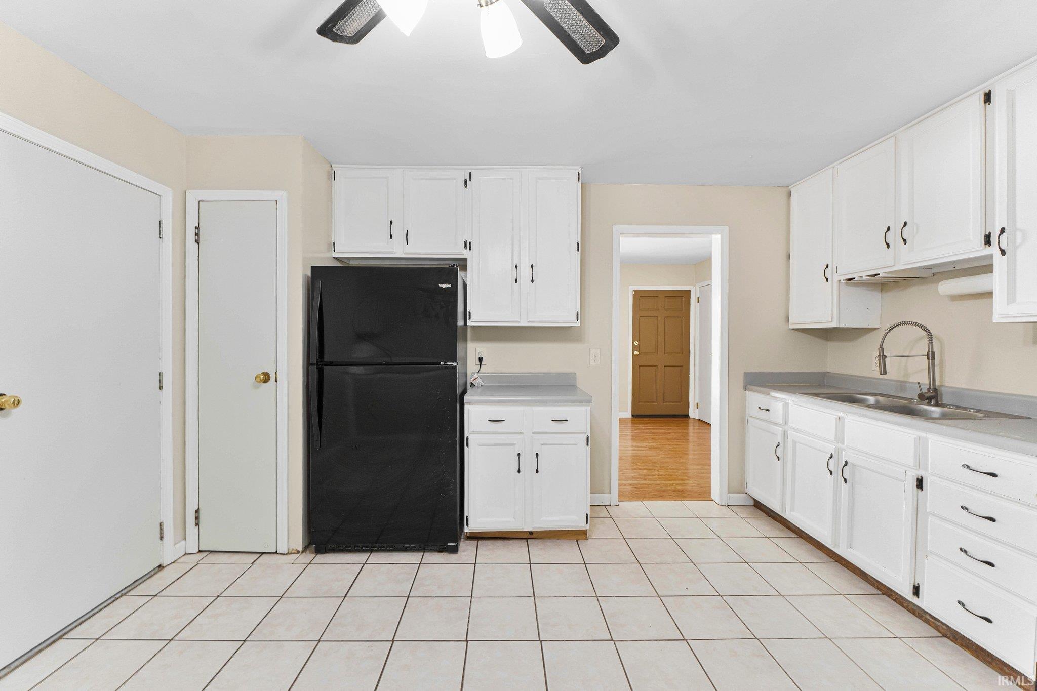 Photo 16 of 834 Applewood Road