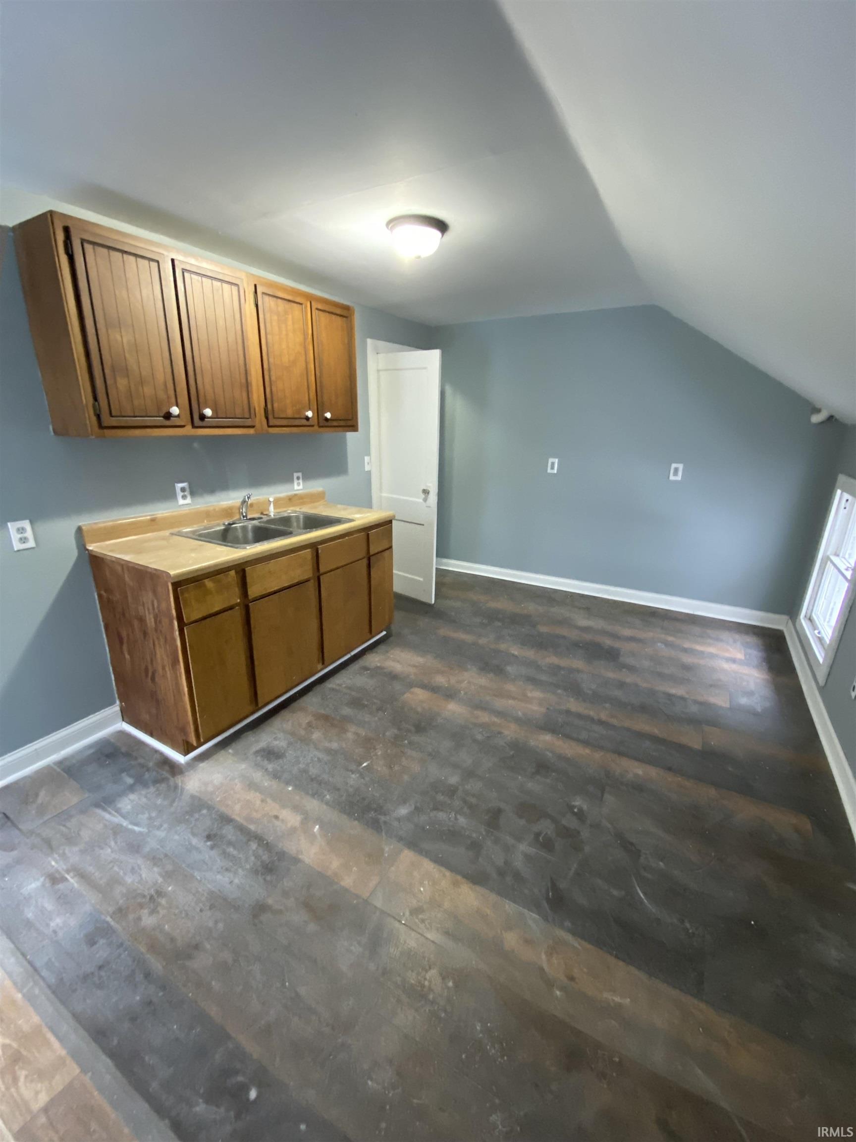 Photo 9 of 612 Walnut Street