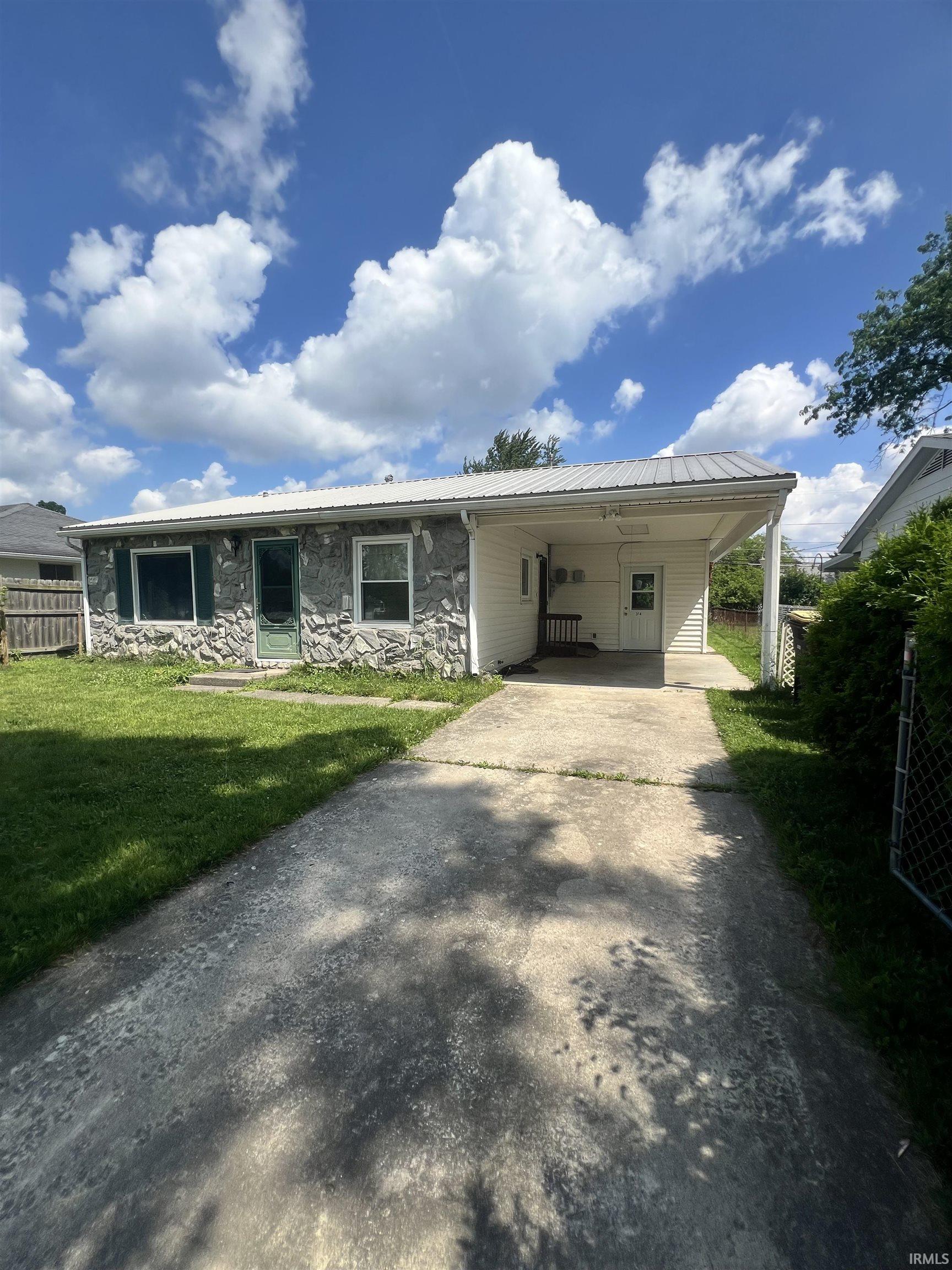 Photo 3 of 314 W Cox Drive