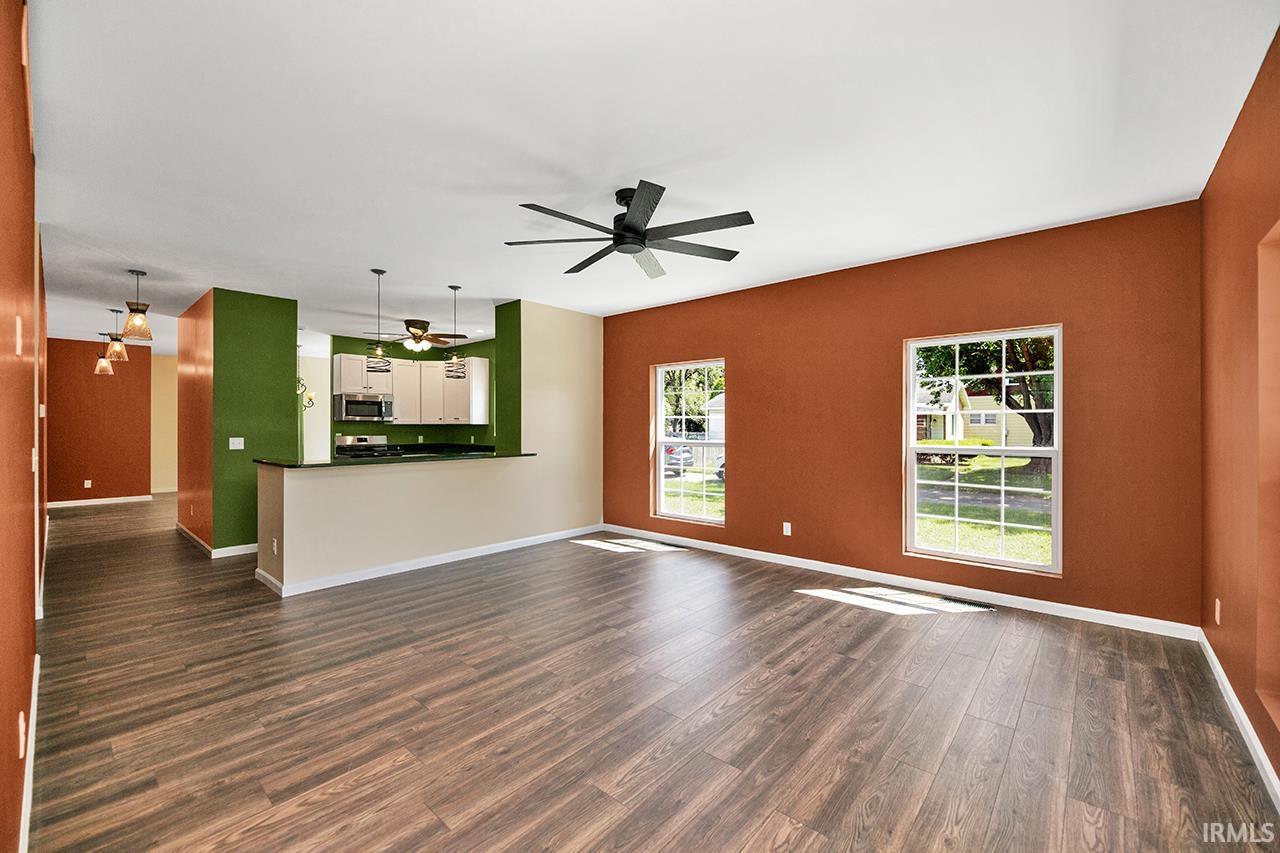 Photo 5 of 1656 W Lexington