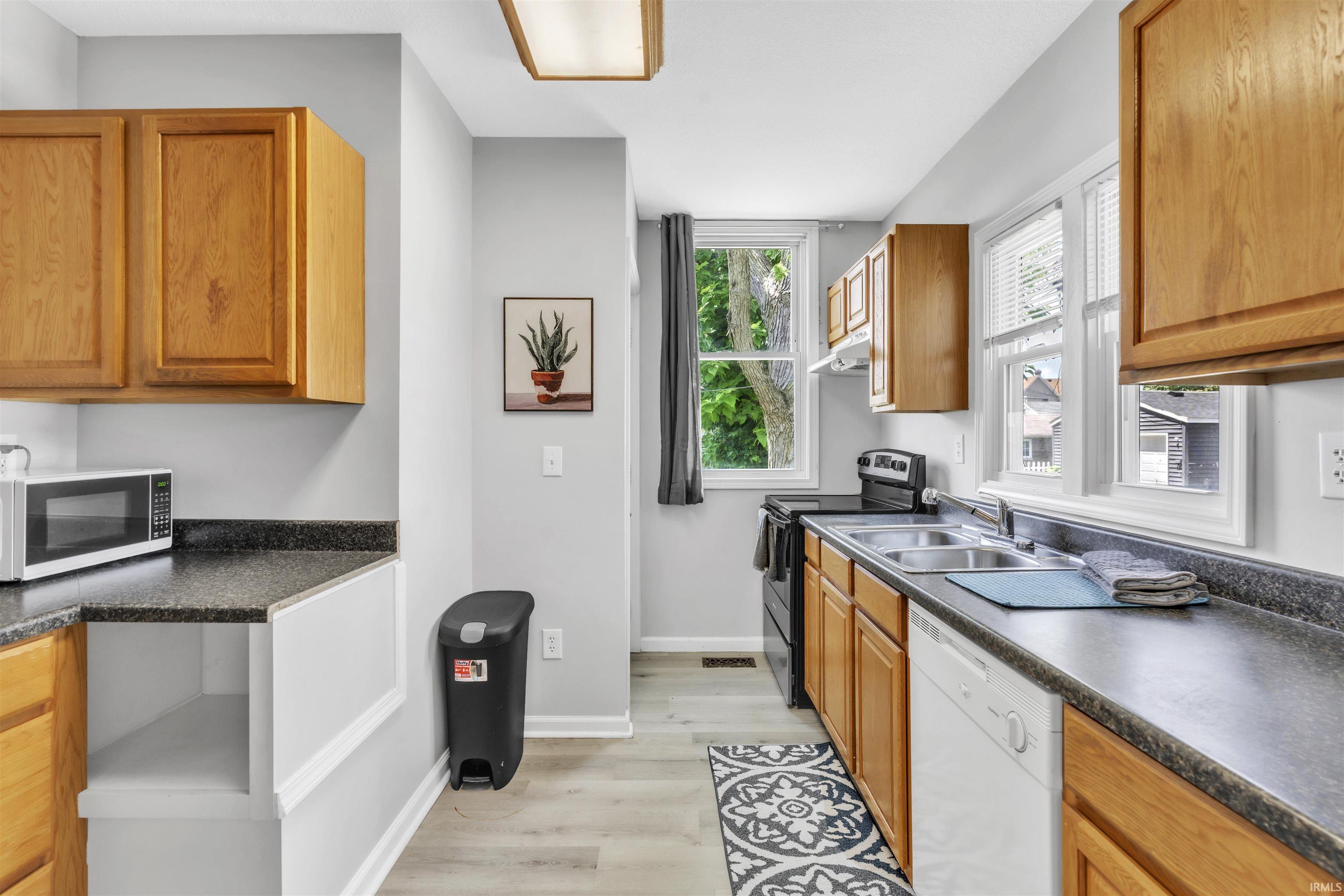 Photo 13 of 2115 Andrew Street
