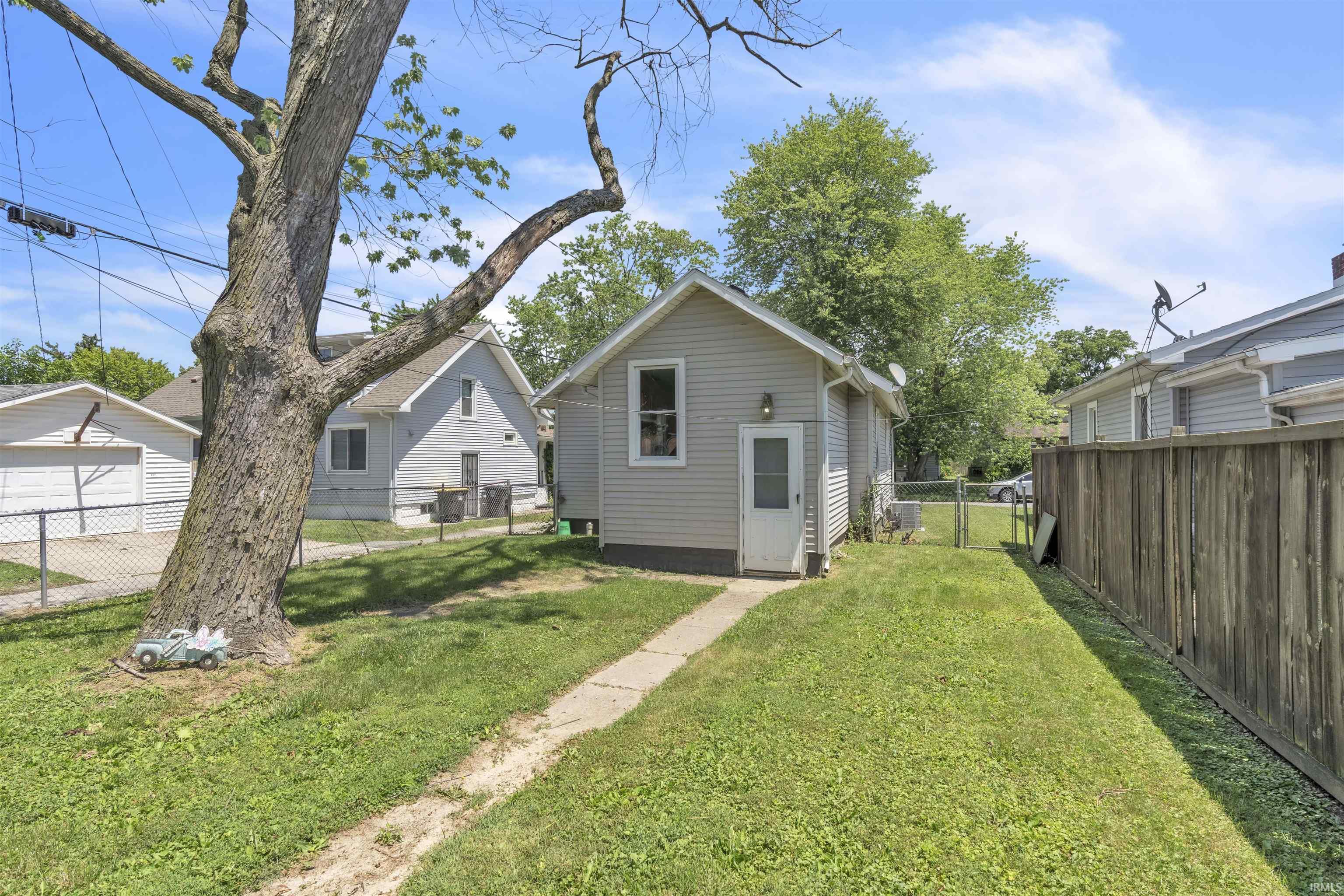 Photo 26 of 2115 Andrew Street