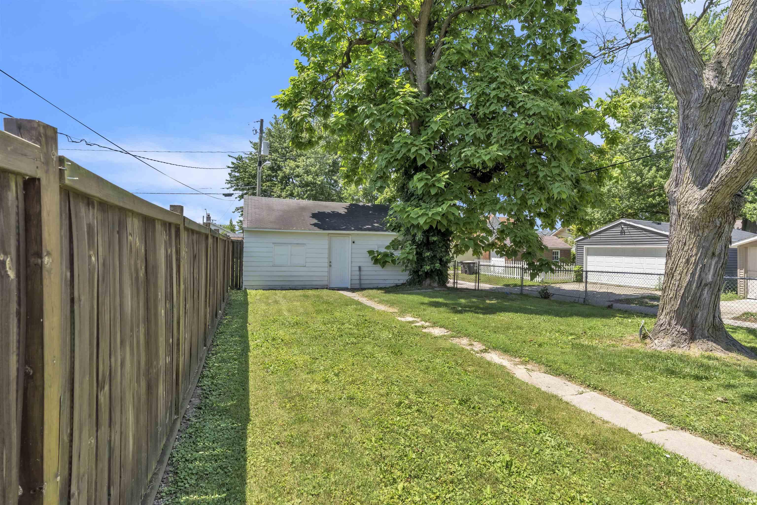 Photo 27 of 2115 Andrew Street