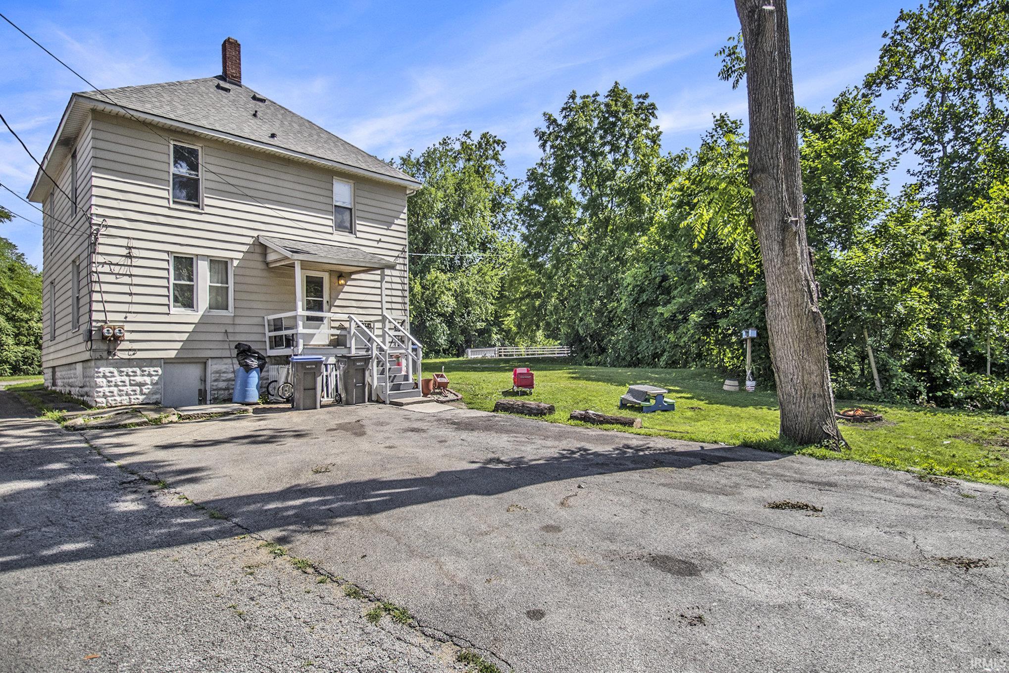 Photo 14 of 817 Middlebury Street