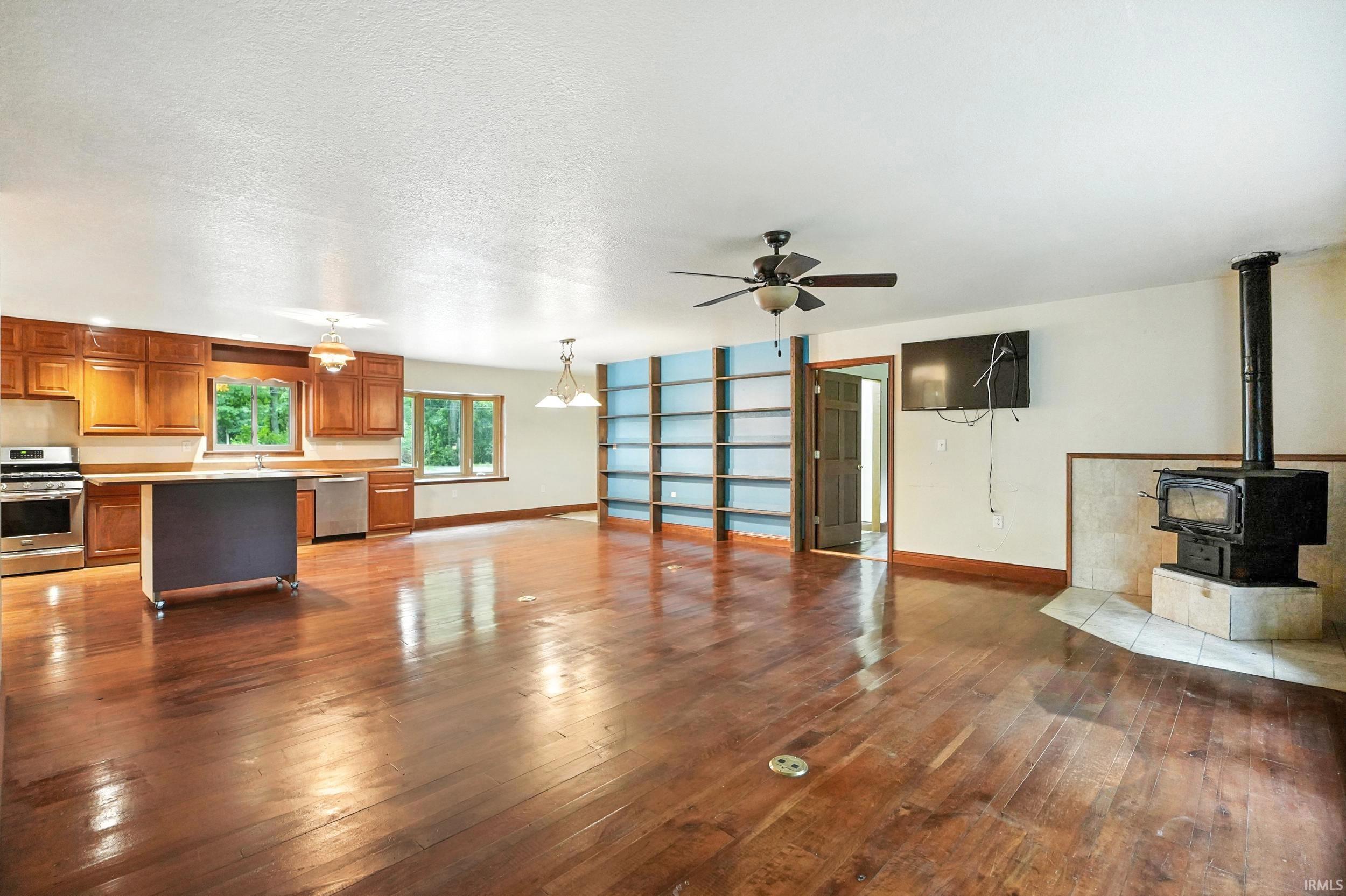 Photo 2 of 1080 North Shore Drive