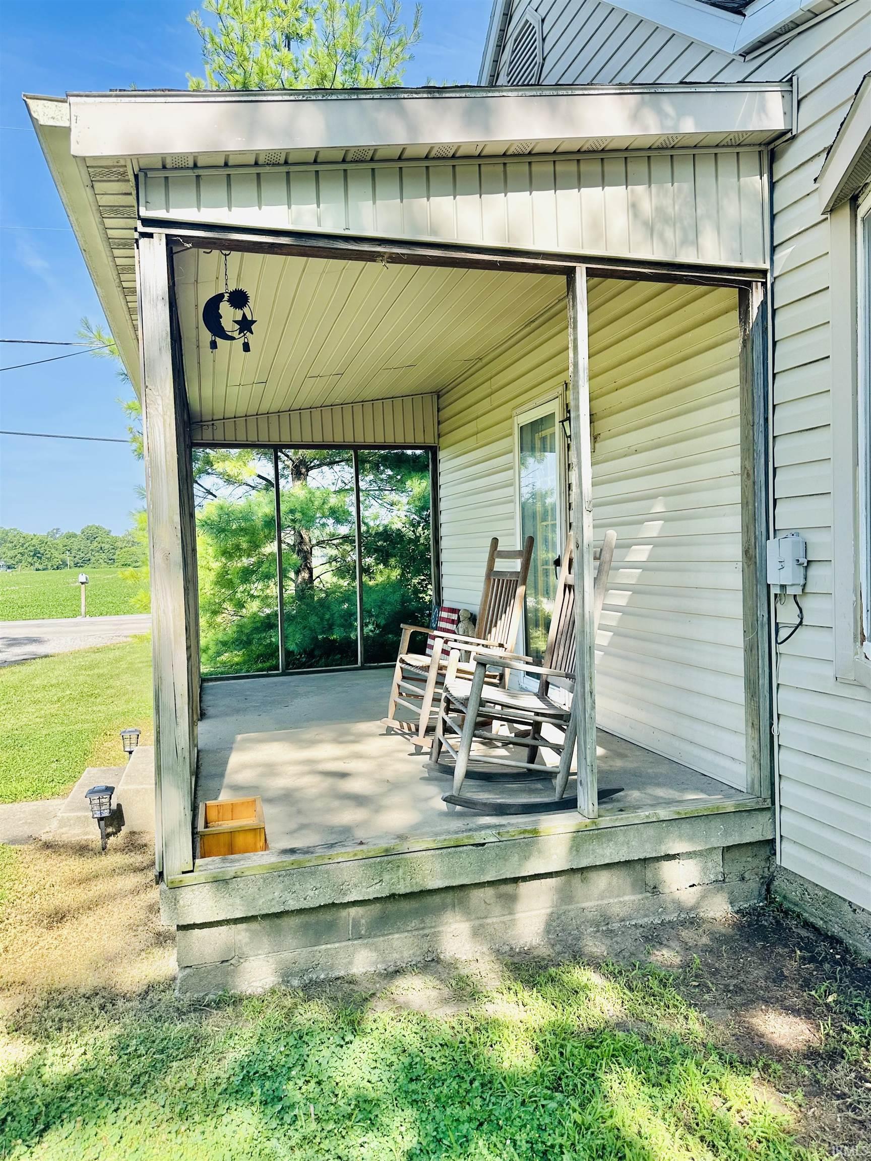 Homes for sale in Yorktown, IN | 2880 S Andrews Rd, Yorktown, IN 47396 | MLS# 202525712