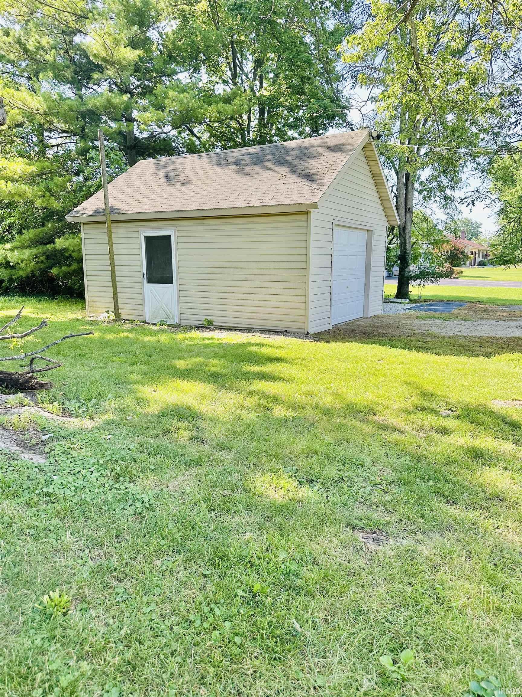 Homes for sale in Yorktown, IN | 2880 S Andrews Rd, Yorktown, IN 47396 | MLS# 202525712