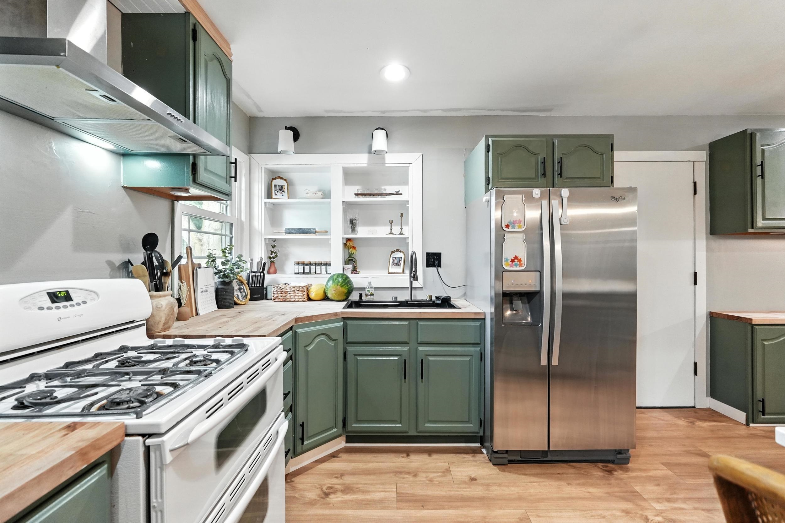 Photo 11 of 640 W Bellefountaine Road