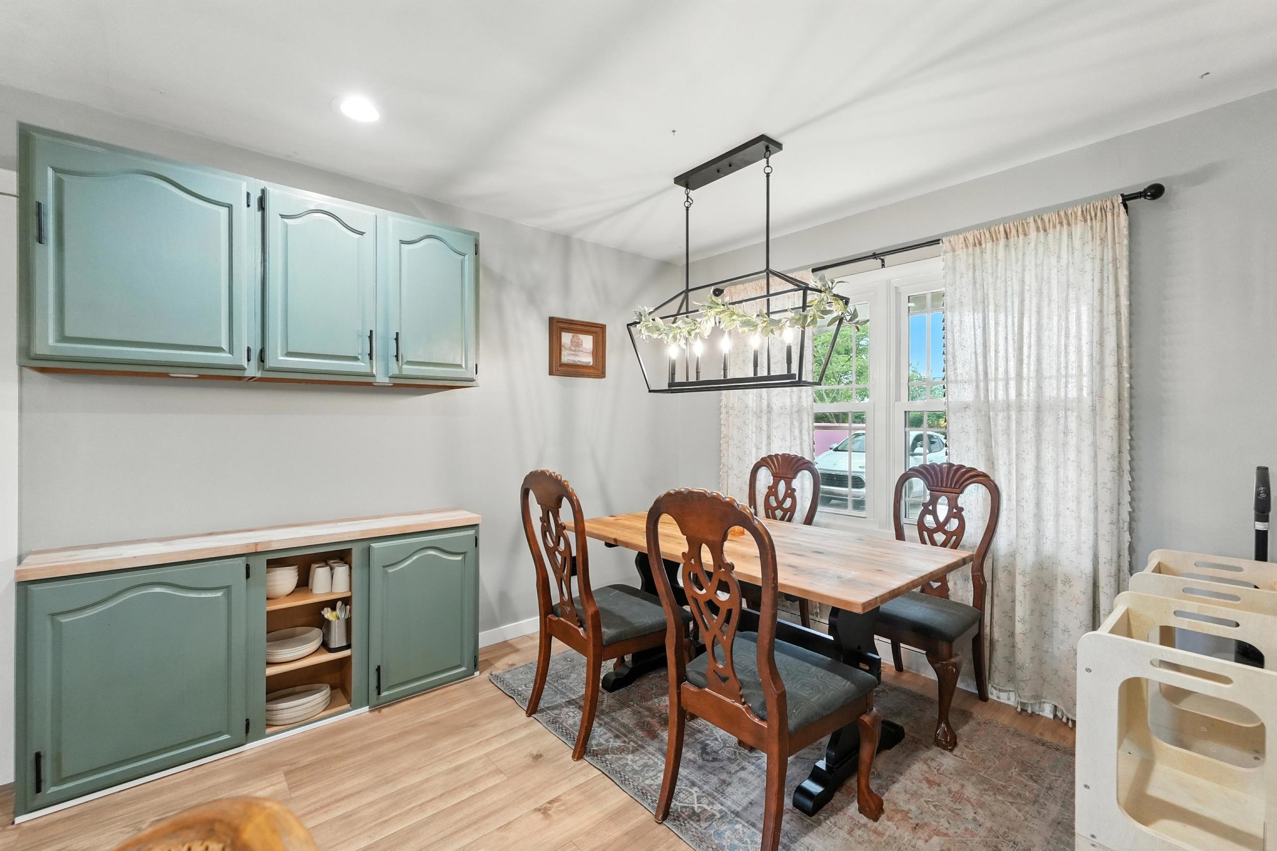 Photo 13 of 640 W Bellefountaine Road