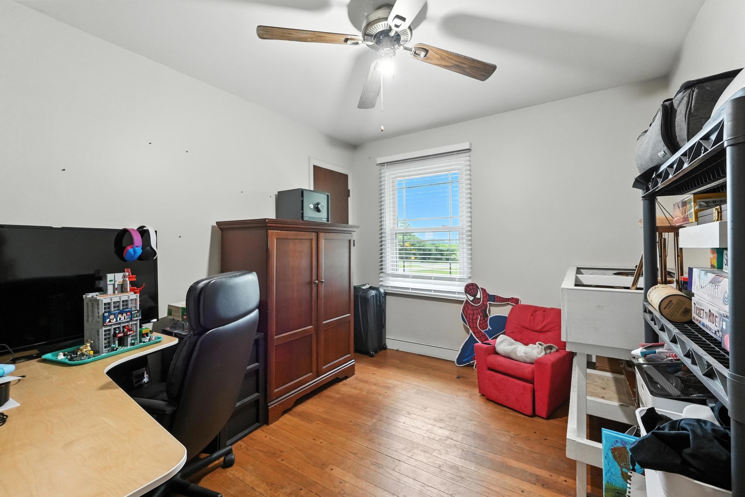Photo 15 of 640 W Bellefountaine Road