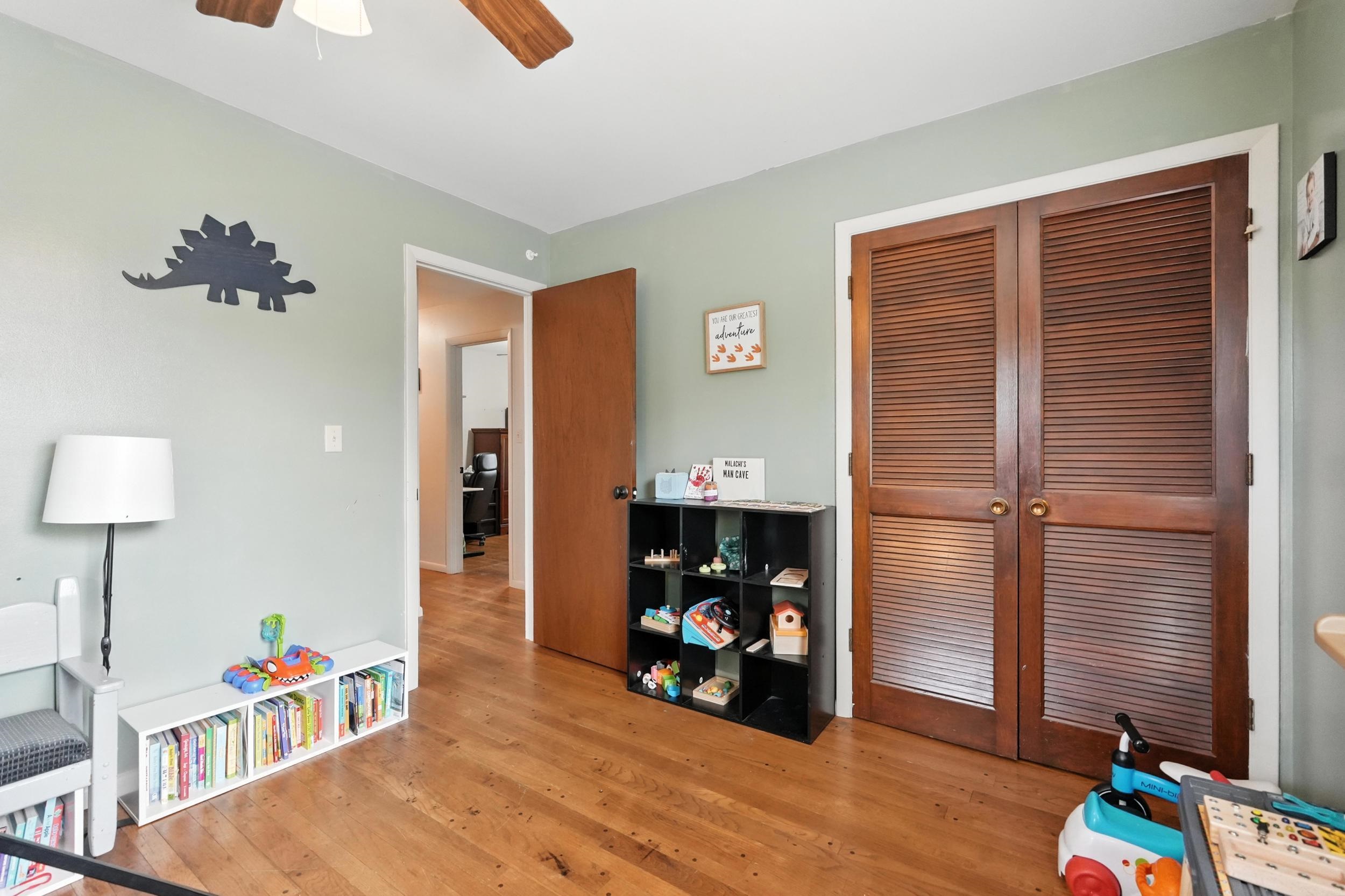 Photo 18 of 640 W Bellefountaine Road