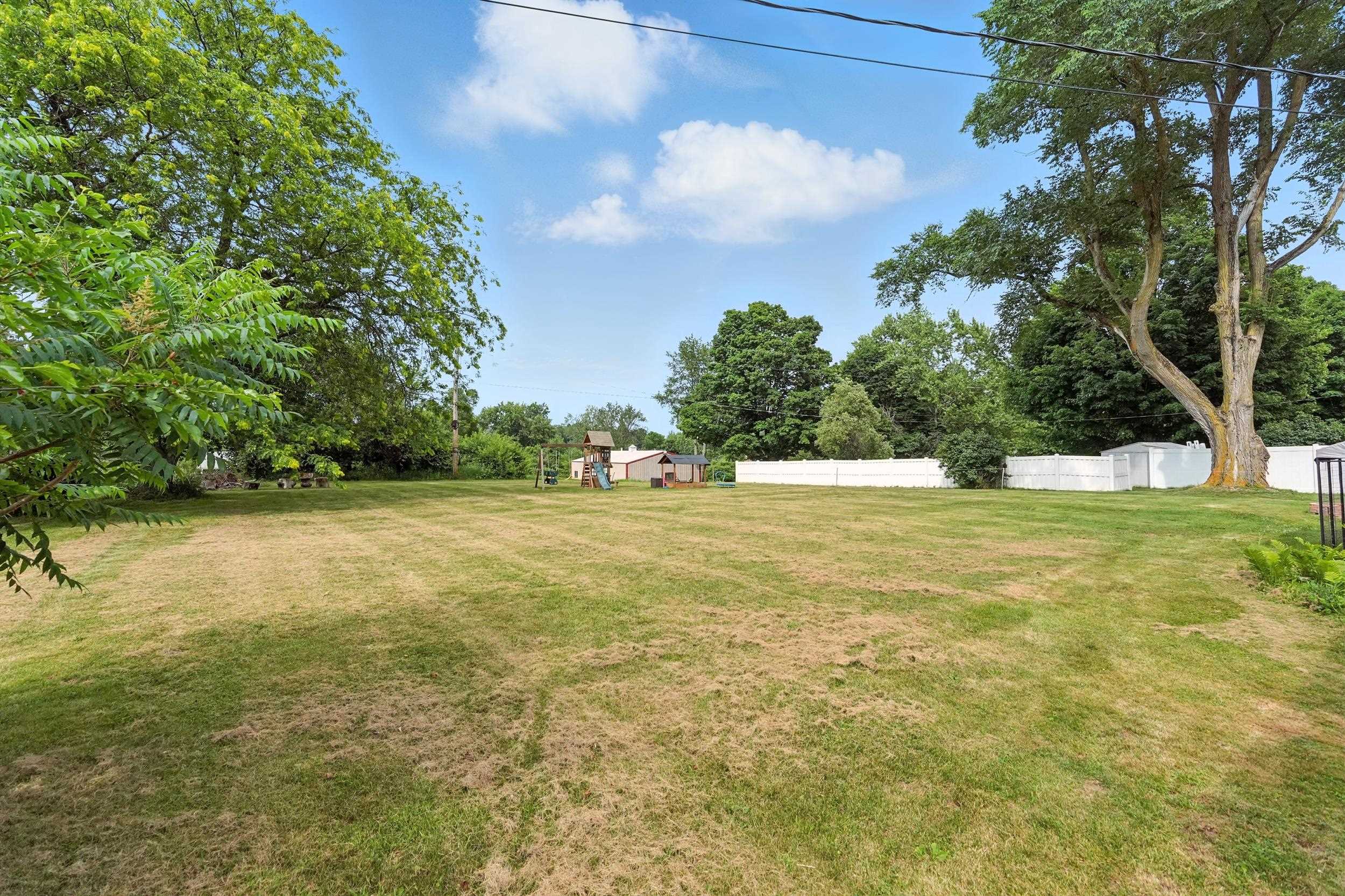 Photo 28 of 640 W Bellefountaine Road