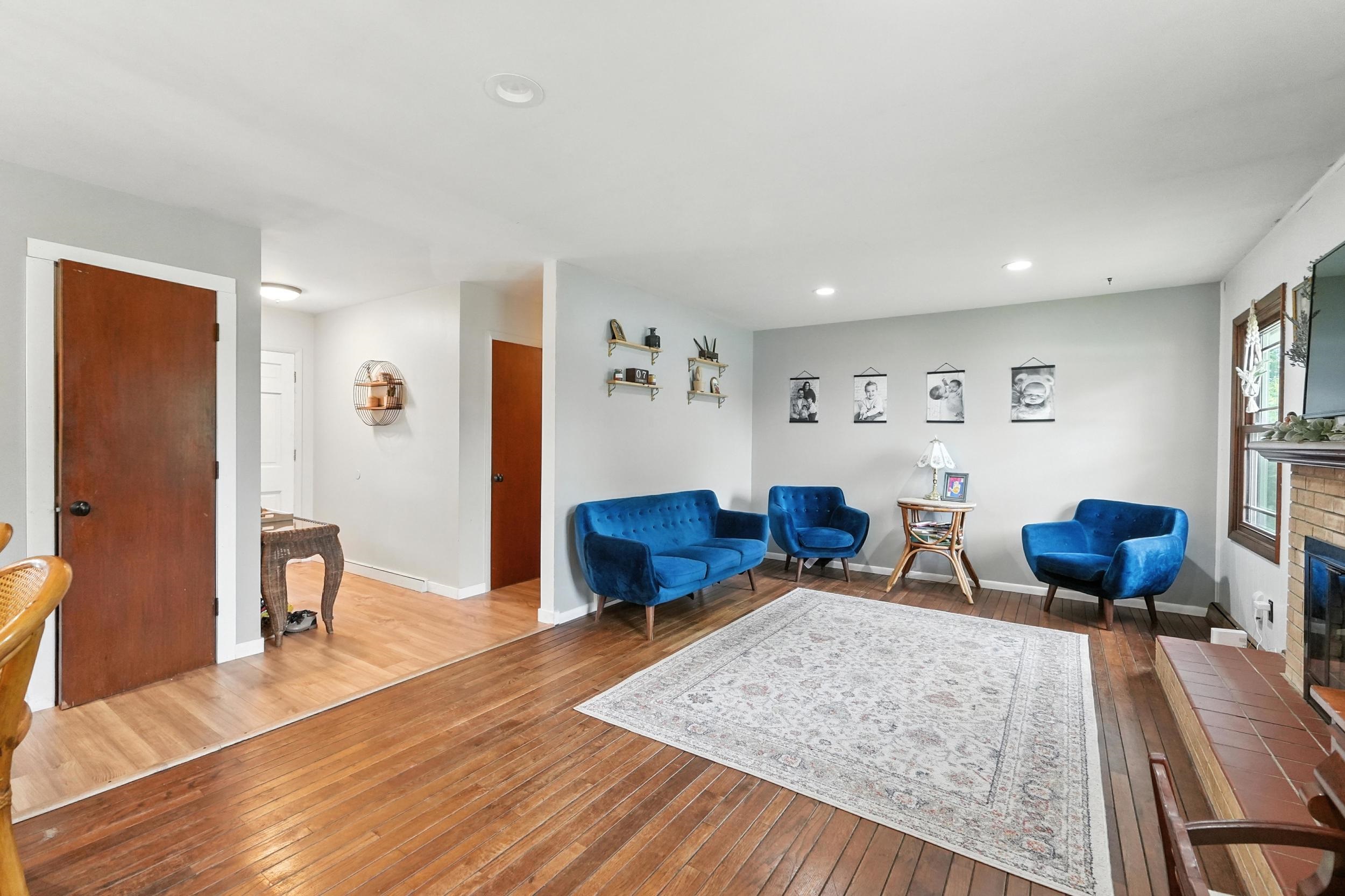 Photo 4 of 640 W Bellefountaine Road