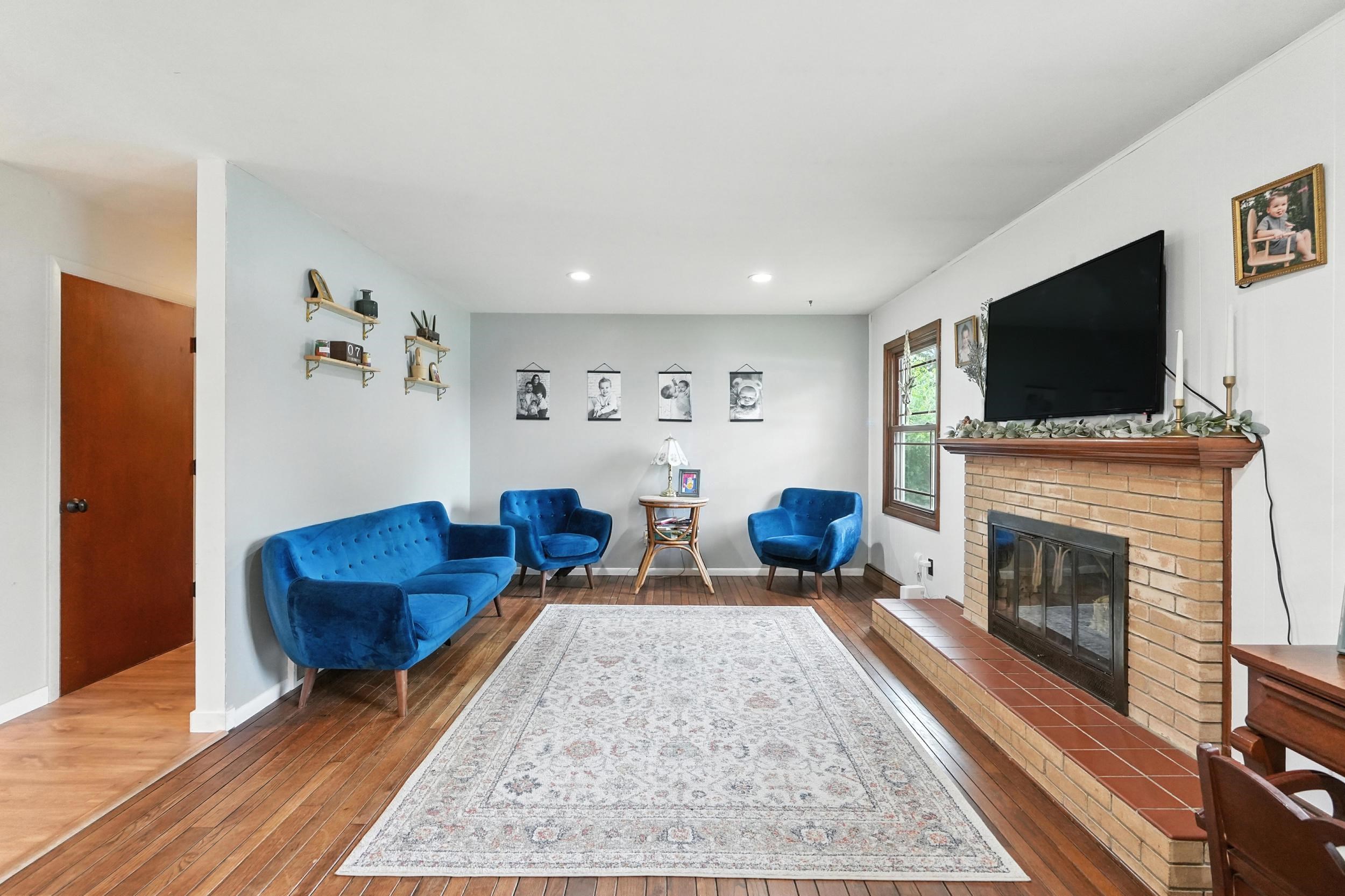 Photo 5 of 640 W Bellefountaine Road