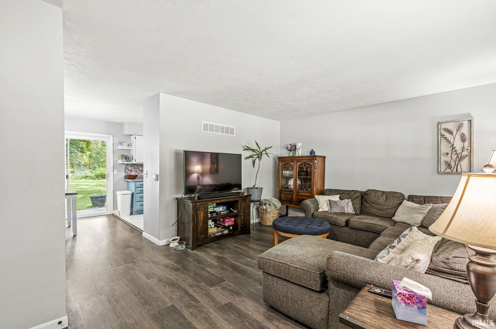 Photo 10 of 23433 Broadwood Drive