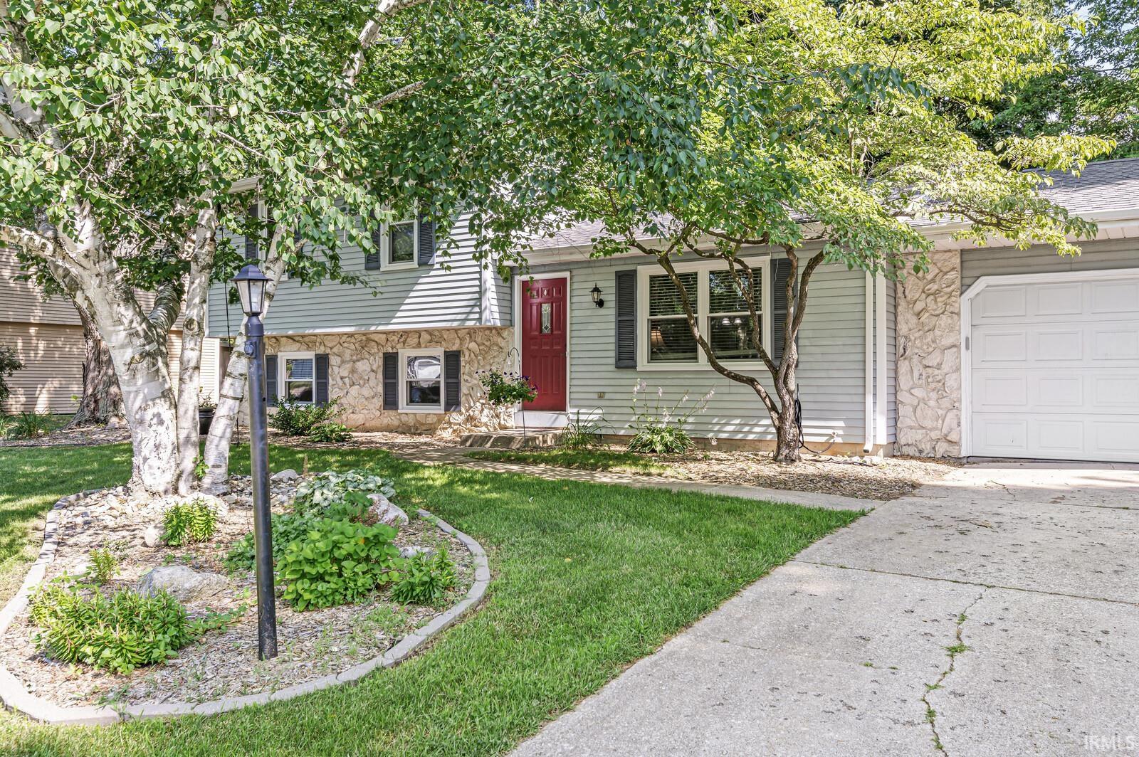 Photo 3 of 23433 Broadwood Drive