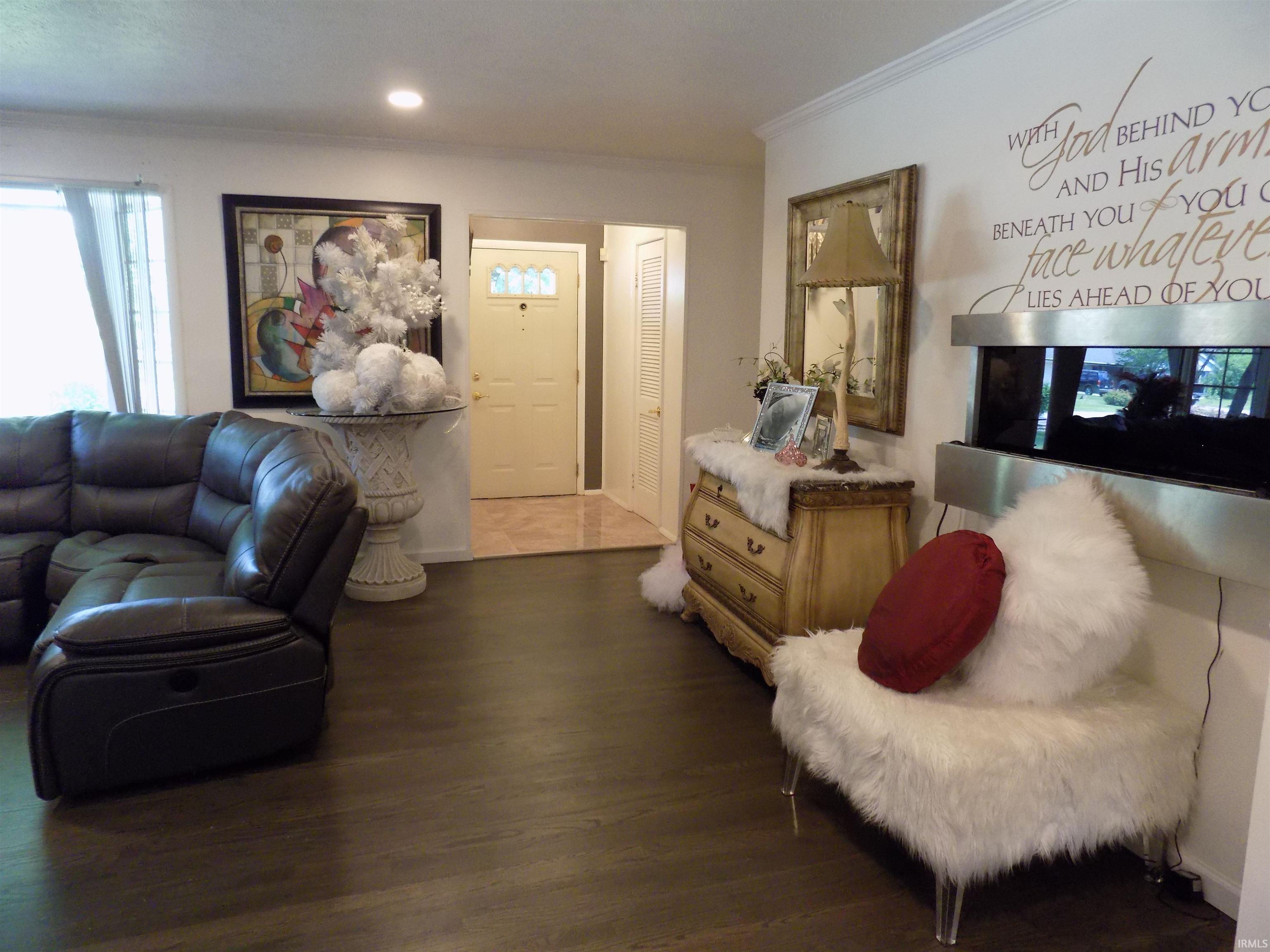 Photo 2 of 1520 Birch Drive