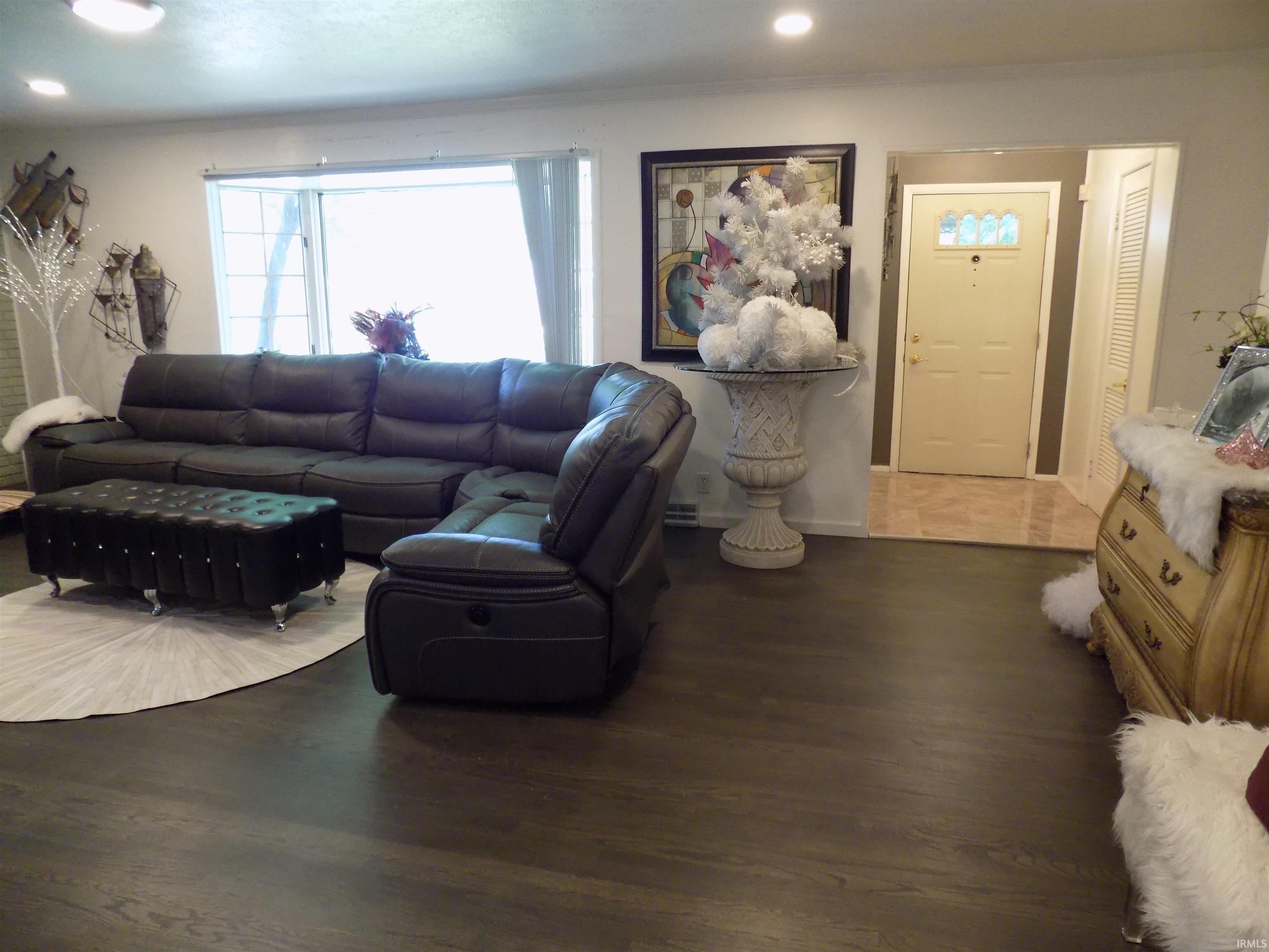 Photo 3 of 1520 Birch Drive