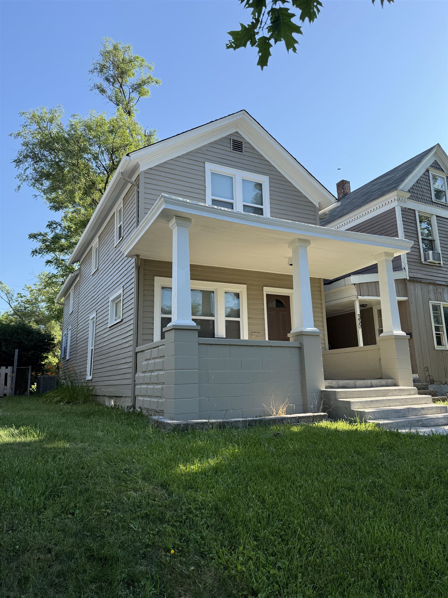 Photo 1 of 332 W Creighton Avenue