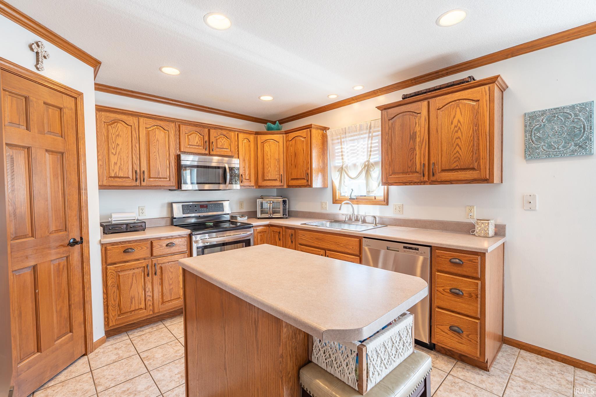 Photo 11 of 1542 Kensington Drive