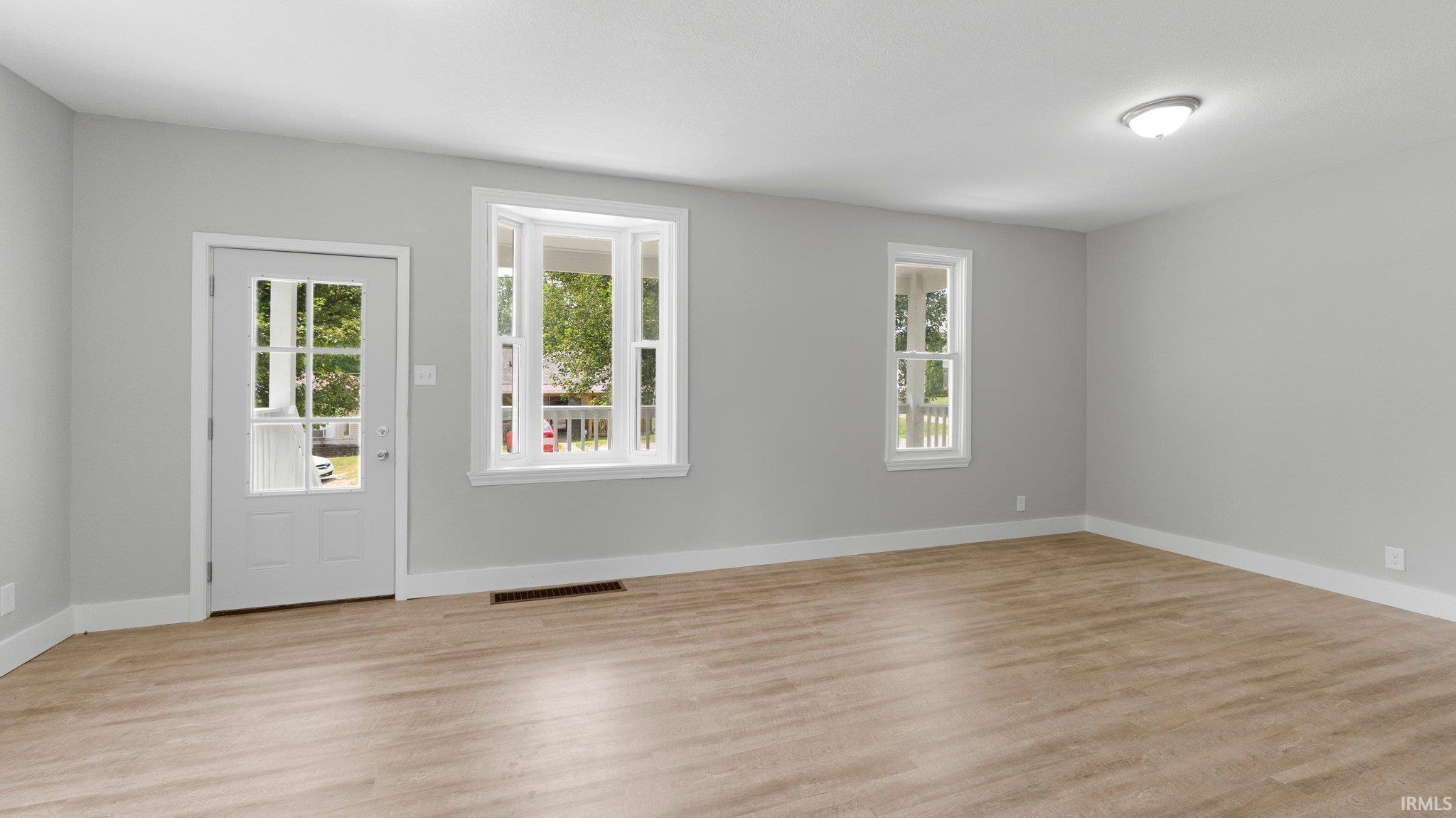 Photo 4 of 634 Russel Avenue