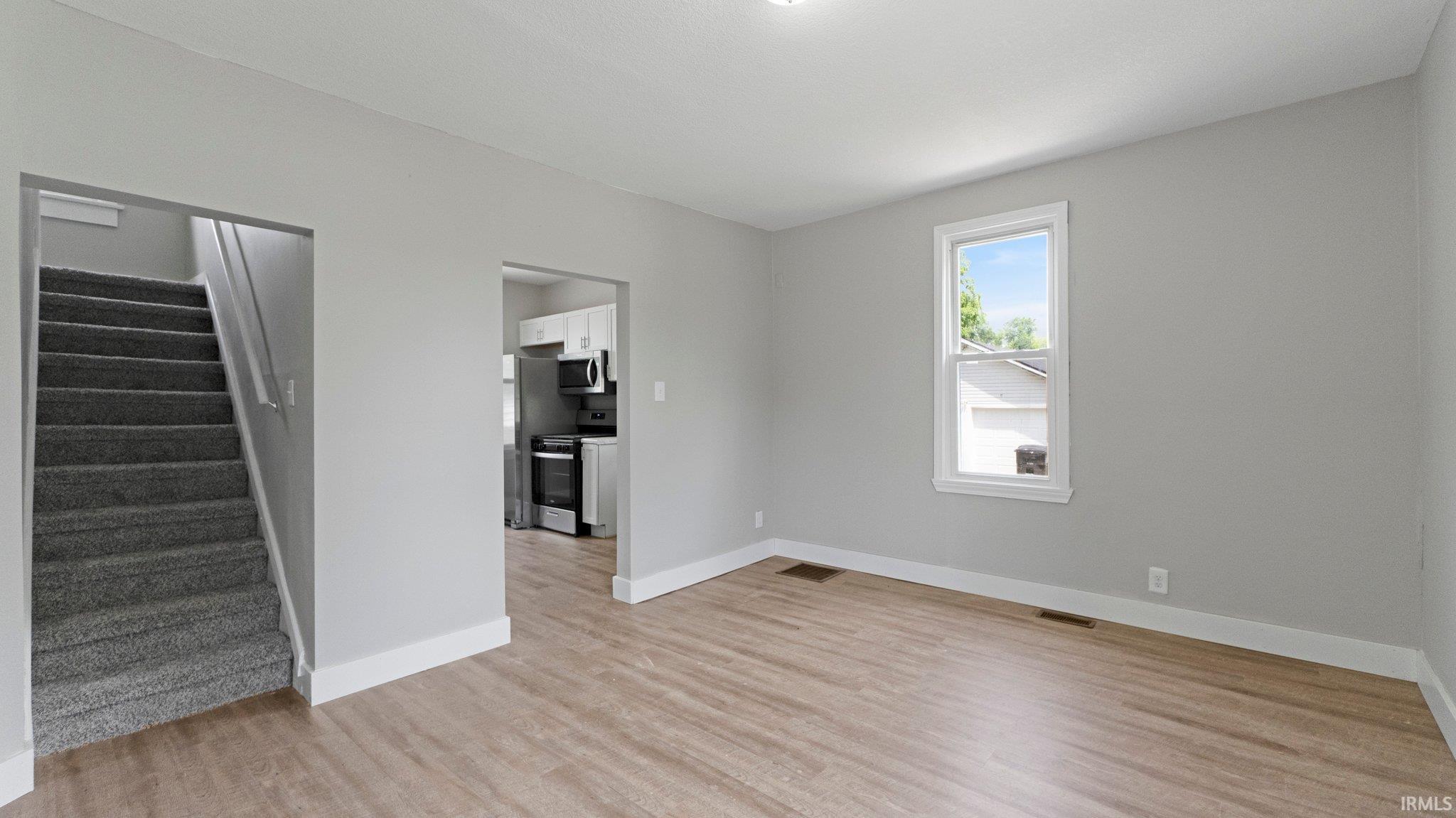 Photo 7 of 634 Russel Avenue