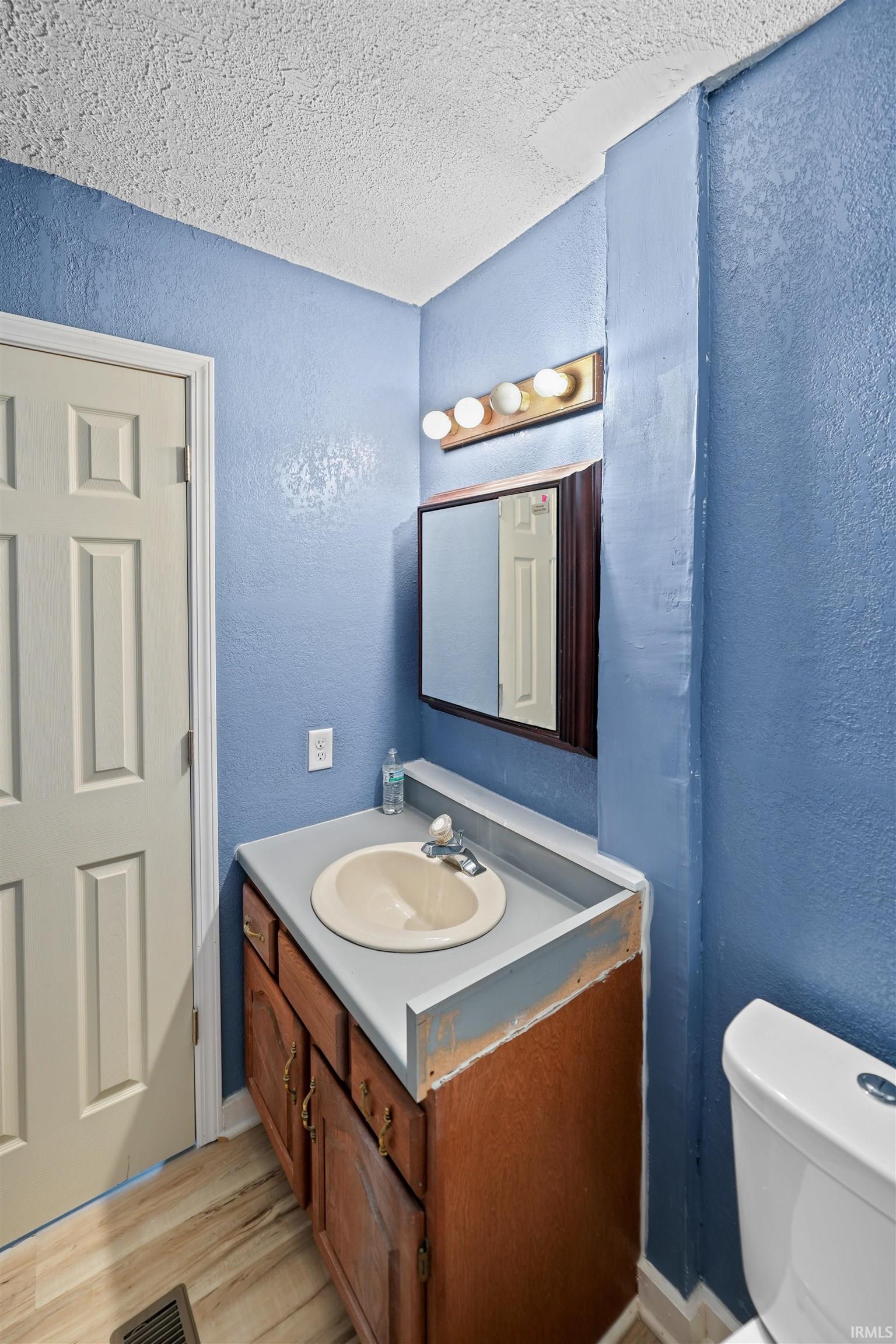 Photo 8 of 3002 Abbott Street