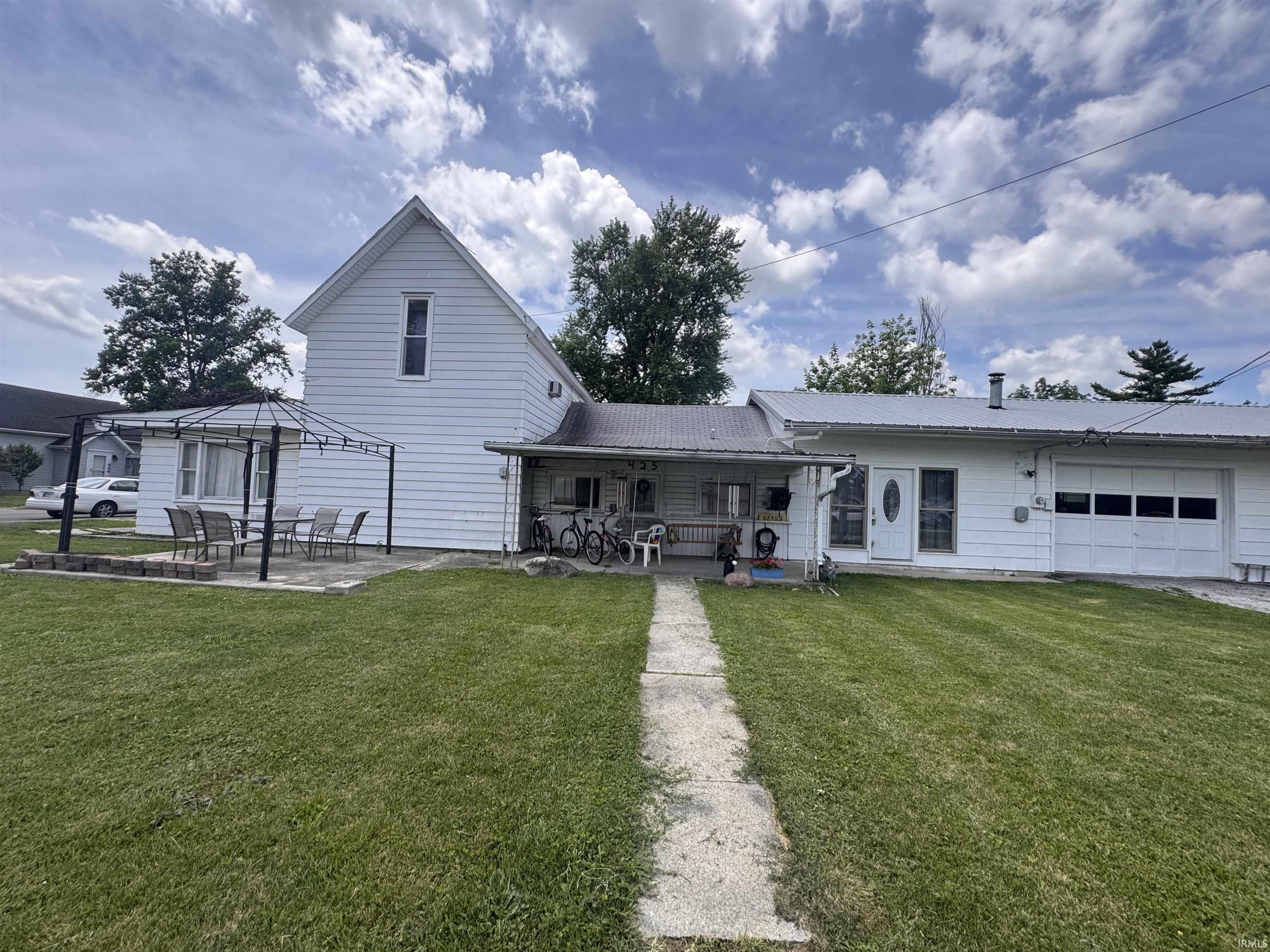 Photo 0 of 425 E townley Street
