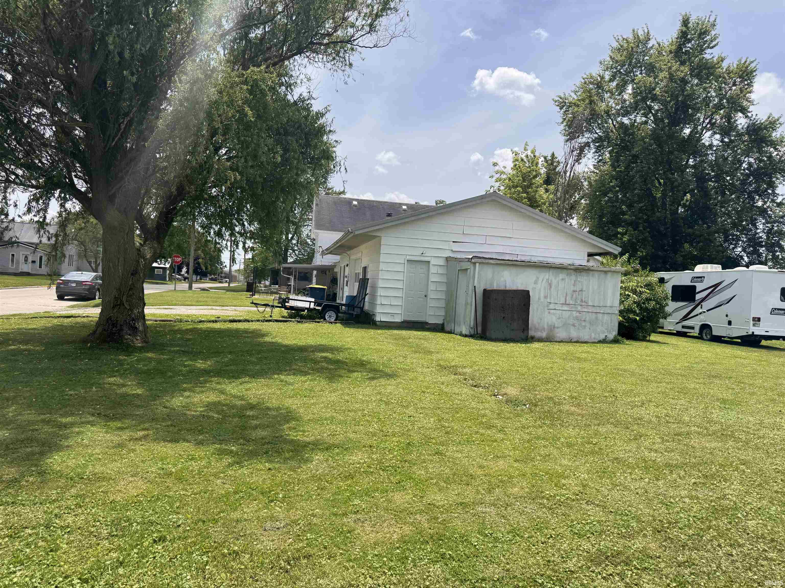 Photo 12 of 425 E townley Street