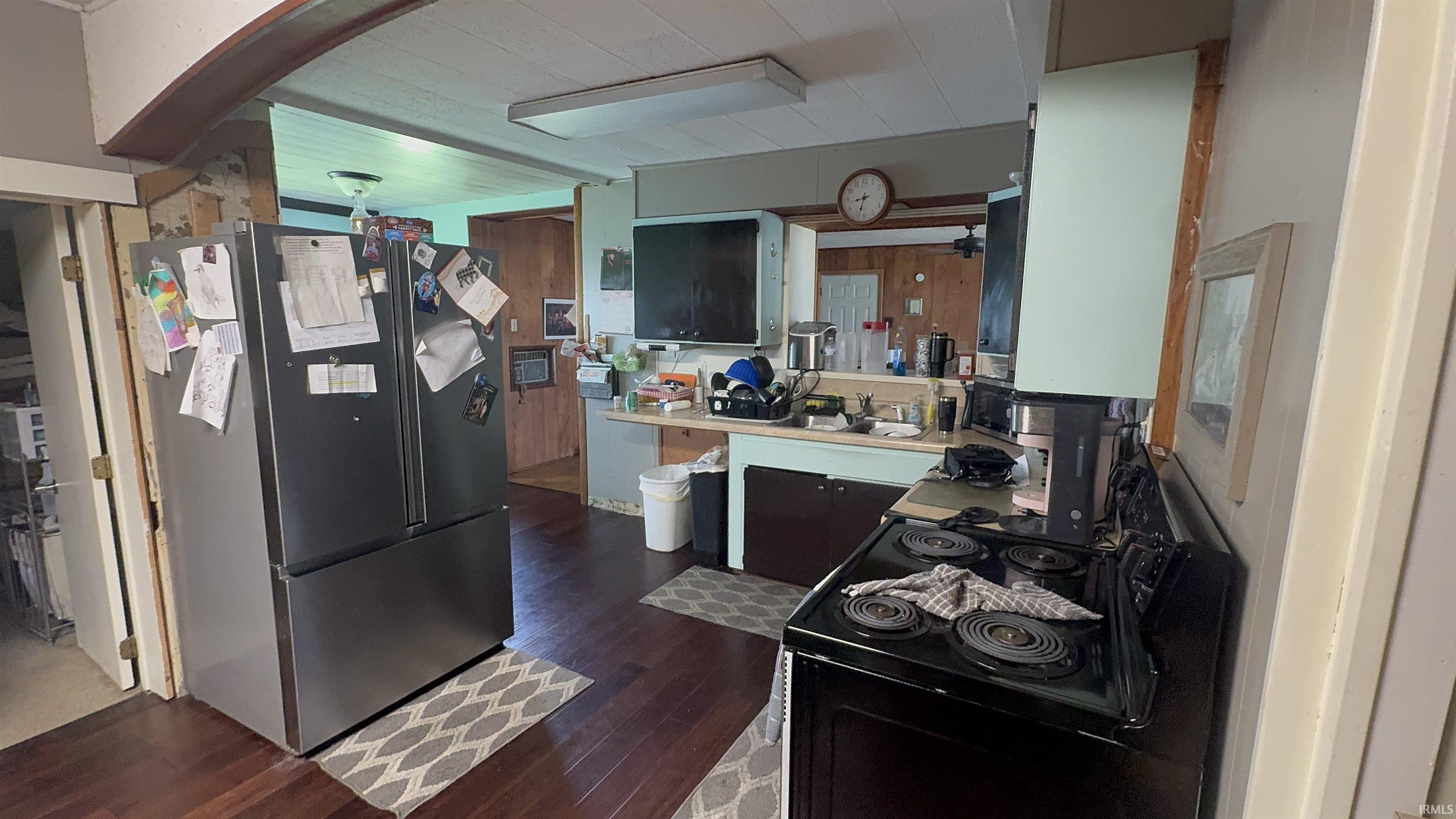 Photo 3 of 425 E townley Street