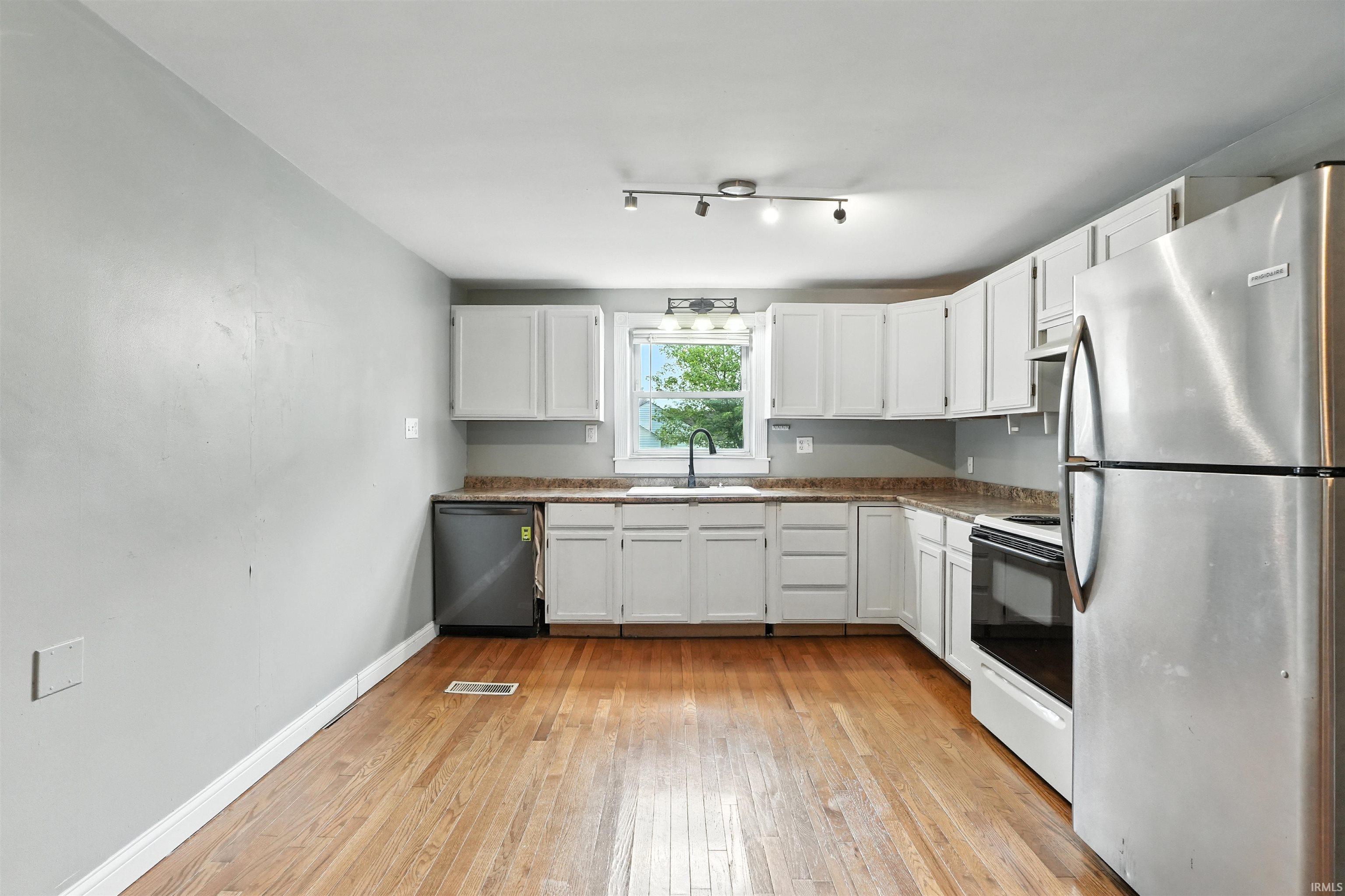 Photo 11 of 2115 Myers Drive