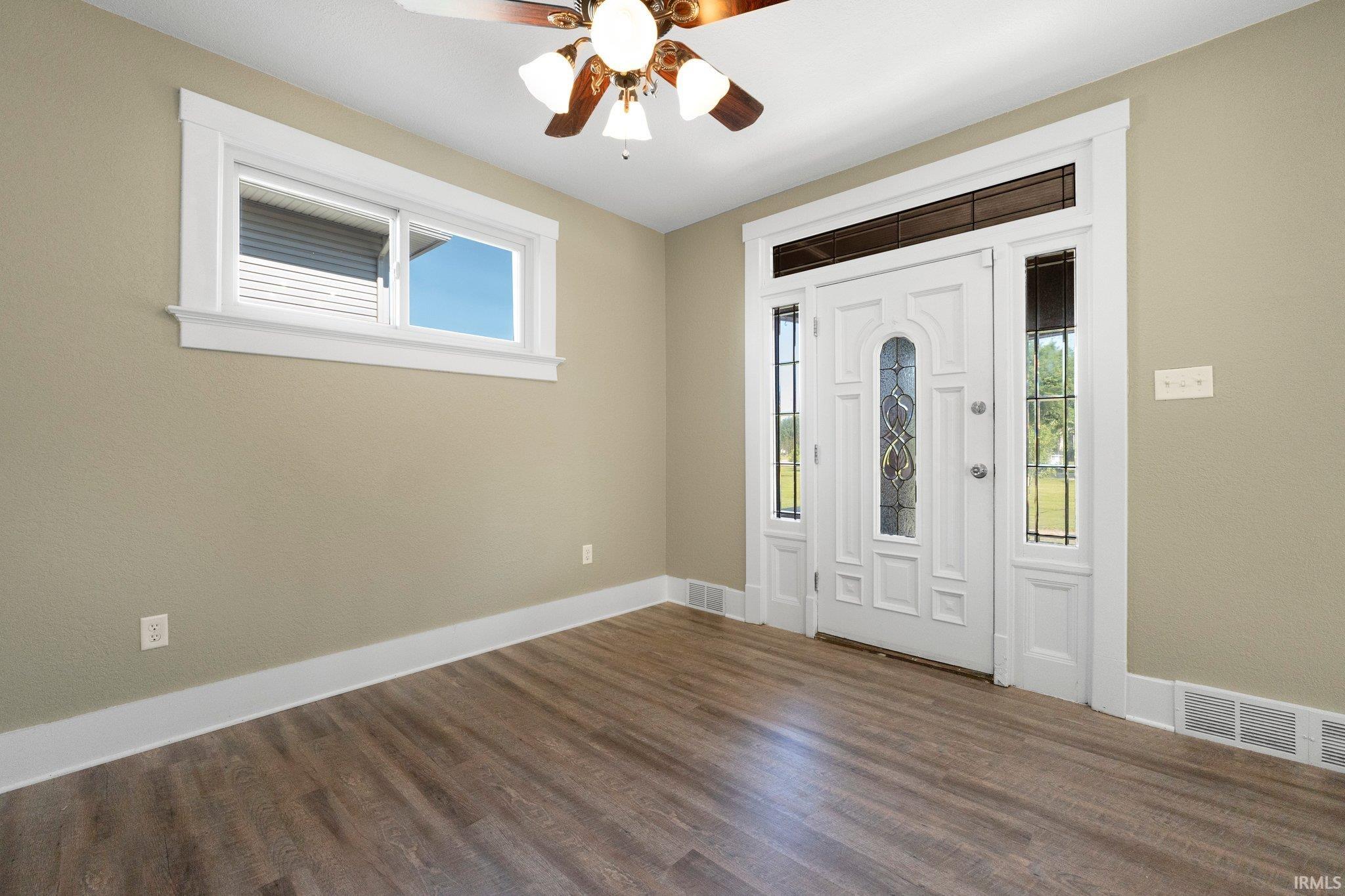 Photo 4 of 118 E Wildwood Avenue